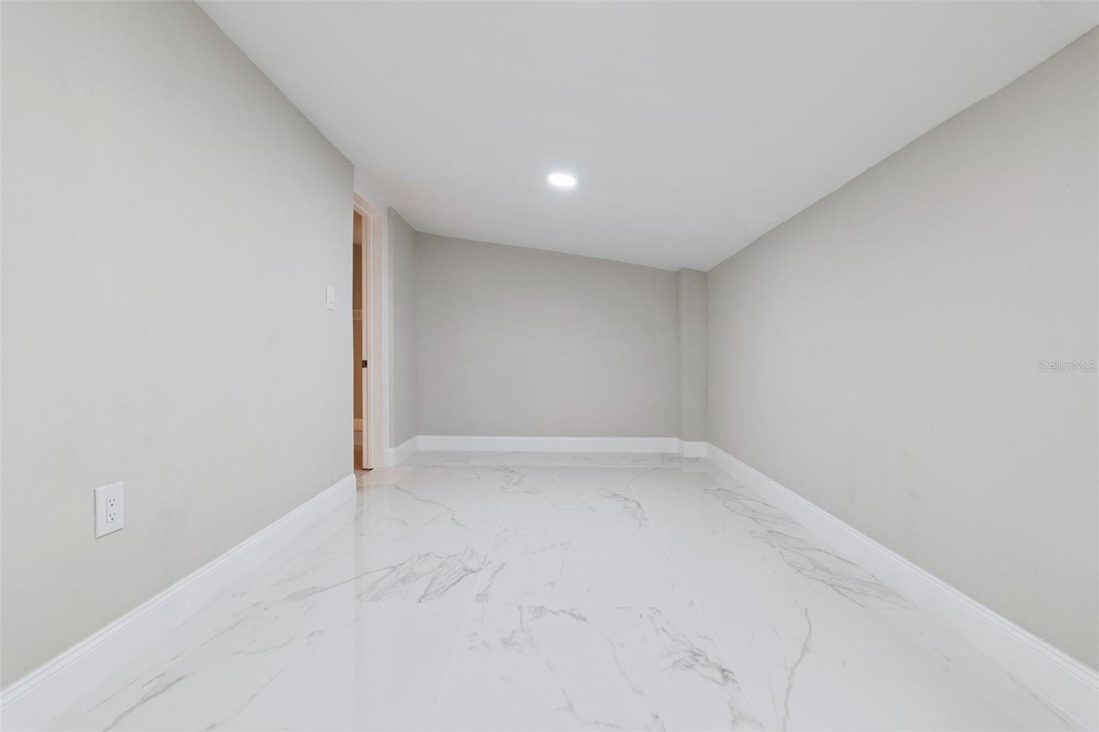 Image 22 of 60 For 1375 Lake Drive