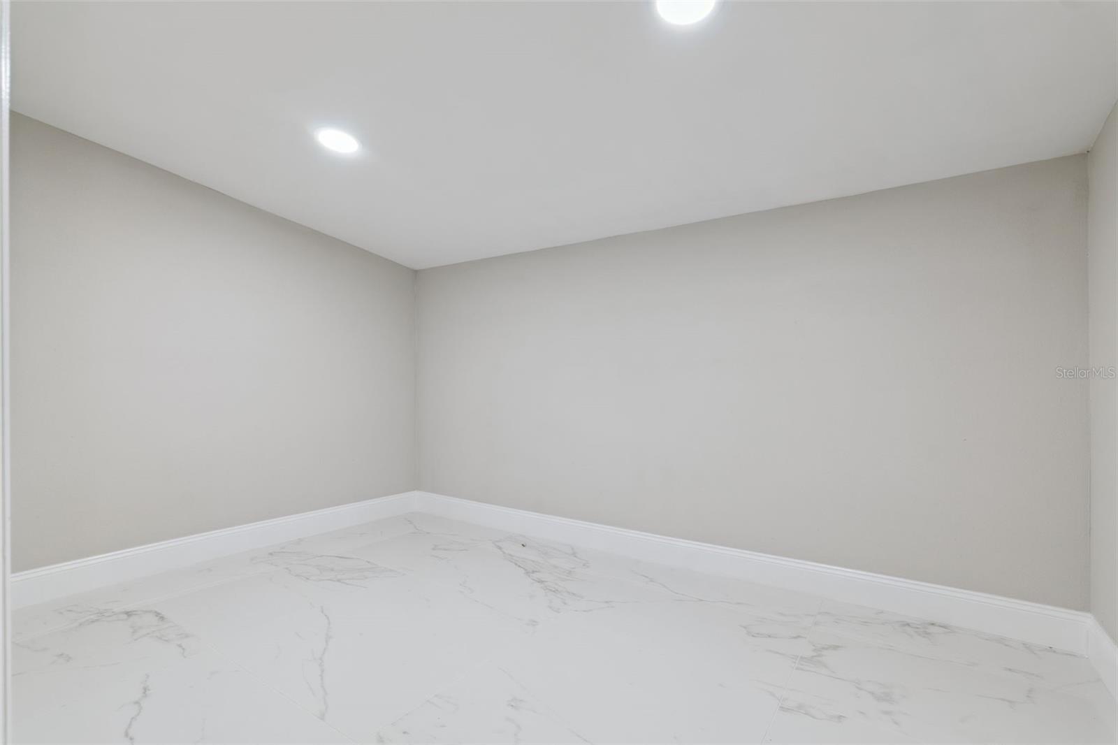 Image 24 of 60 For 1375 Lake Drive