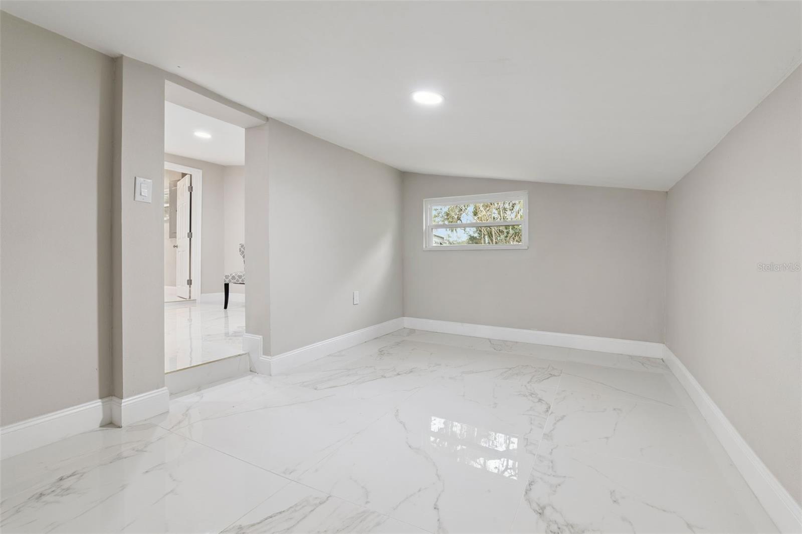 Image 27 of 60 For 1375 Lake Drive