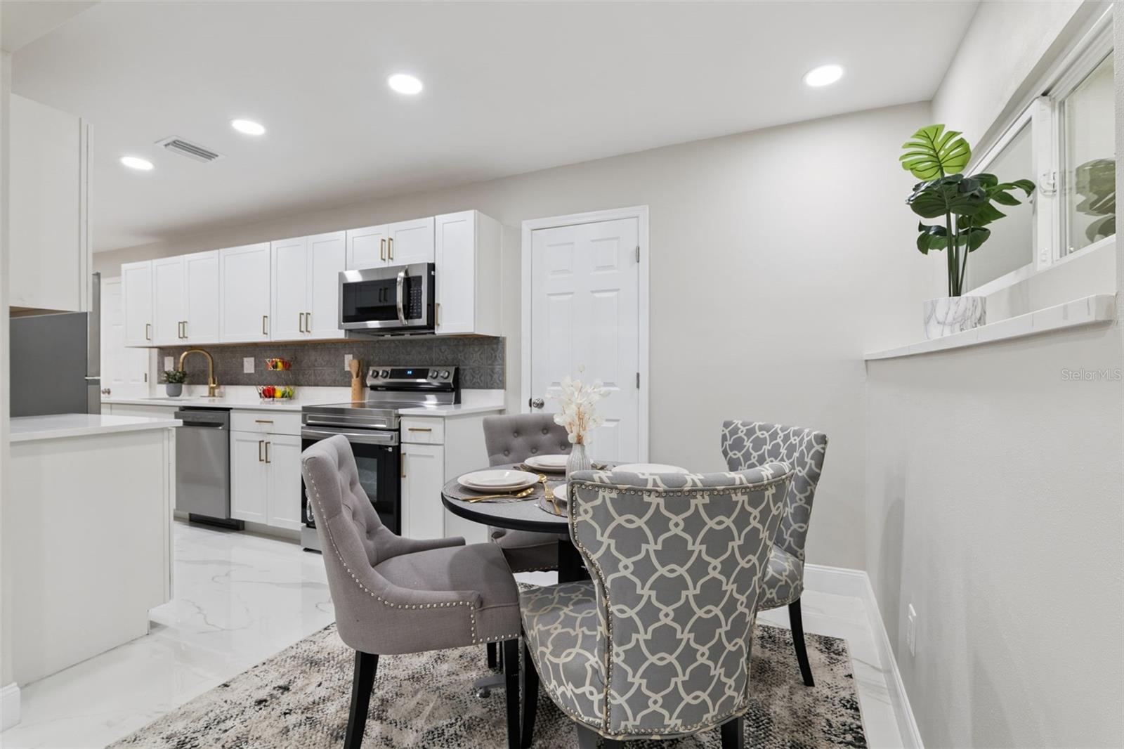 Image 5 of 60 For 1375 Lake Drive