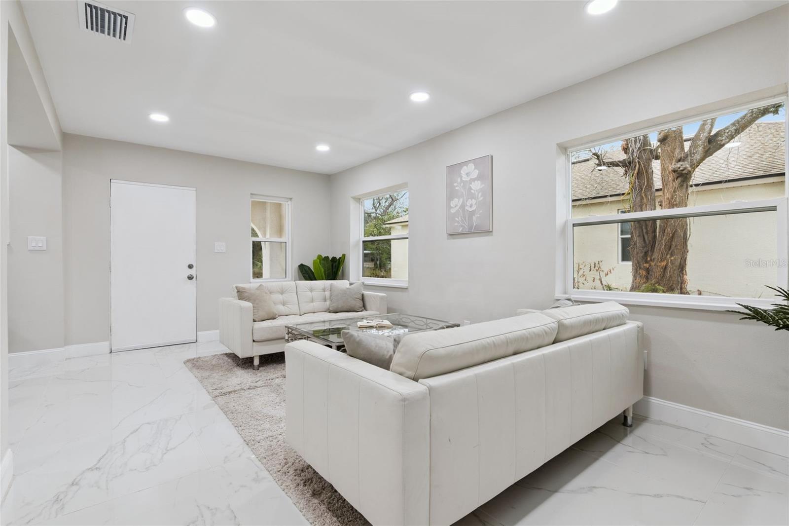 Image 8 of 60 For 1375 Lake Drive