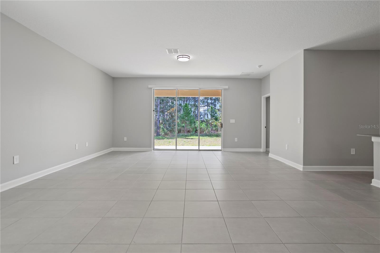 Image 5 of 30 For 3050 Camden Way