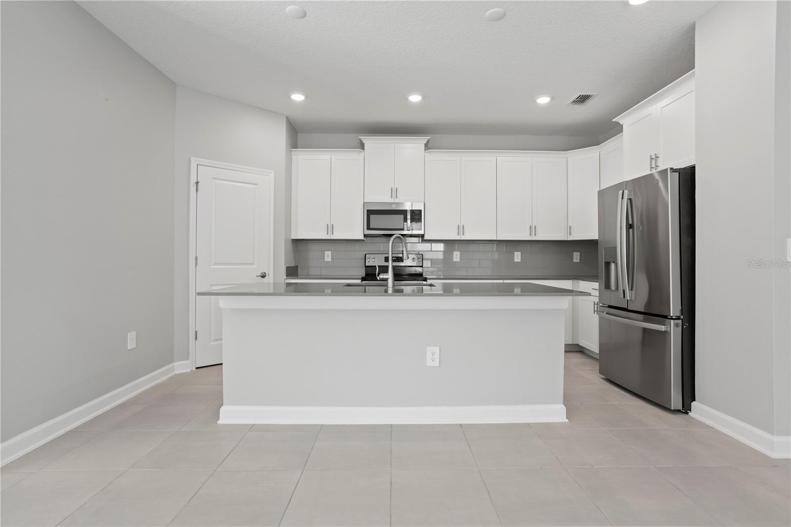 Image 8 of 30 For 3050 Camden Way