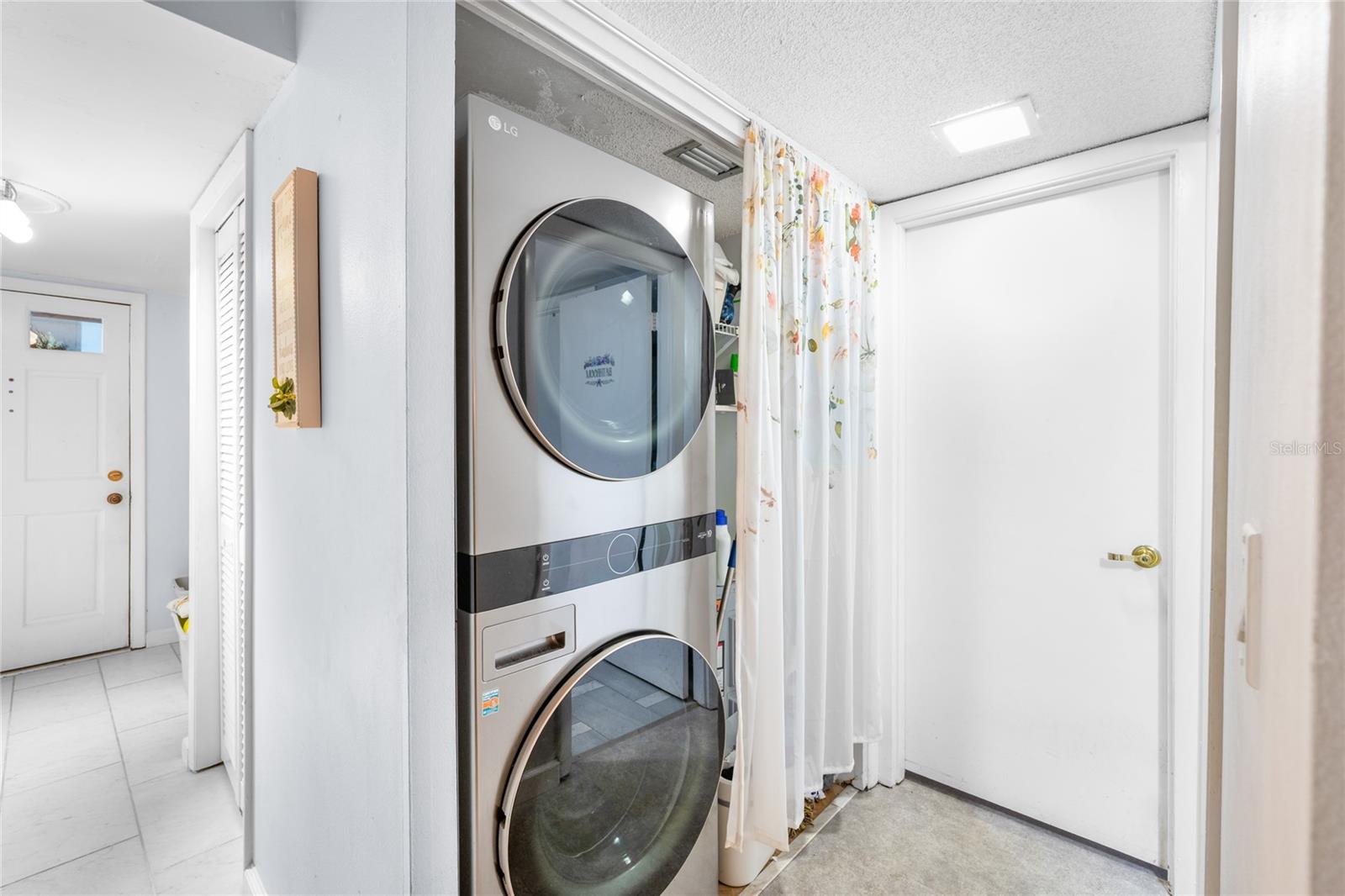 Image 20 of 48 For 104 Fairway Drive 101b