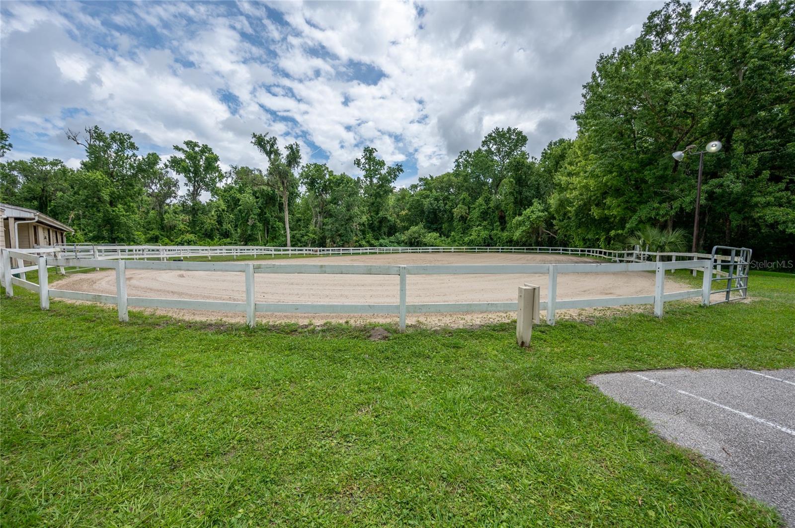 Image 29 of 48 For 104 Fairway Drive 101b