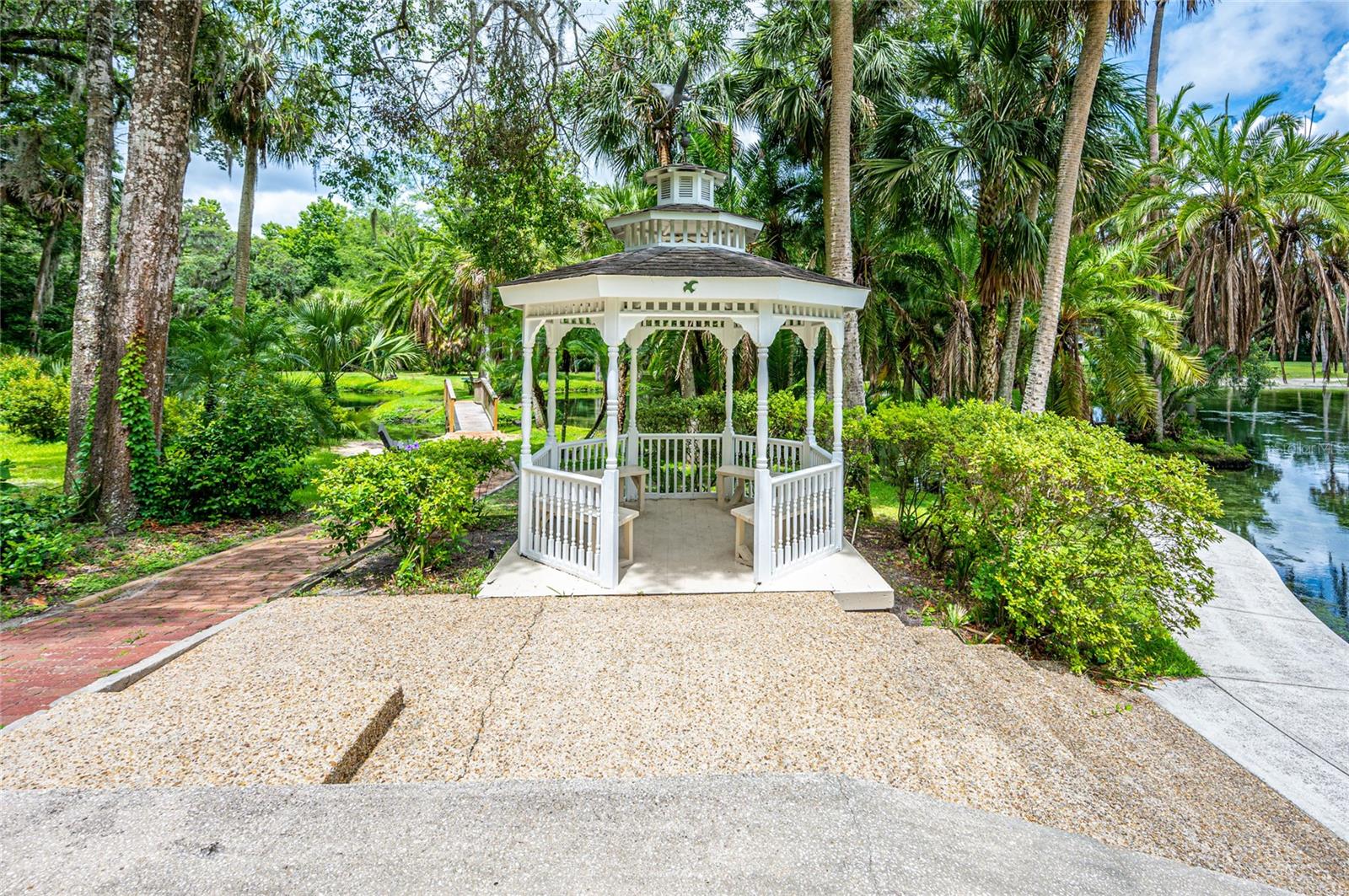 Image 41 of 48 For 104 Fairway Drive 101b