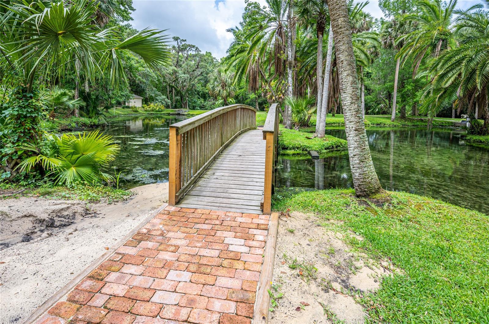 Image 43 of 48 For 104 Fairway Drive 101b