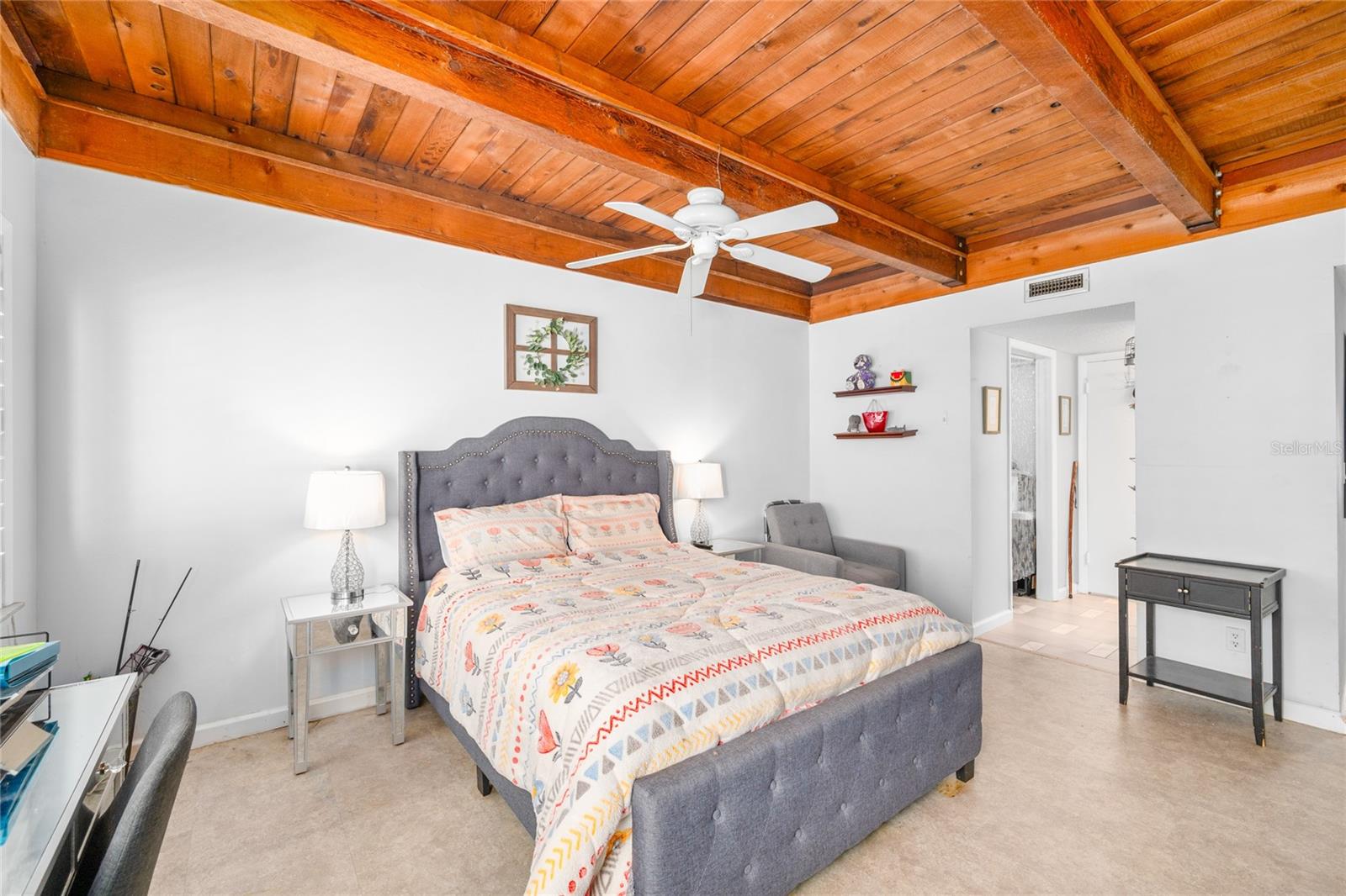 Image 6 of 48 For 104 Fairway Drive 101b