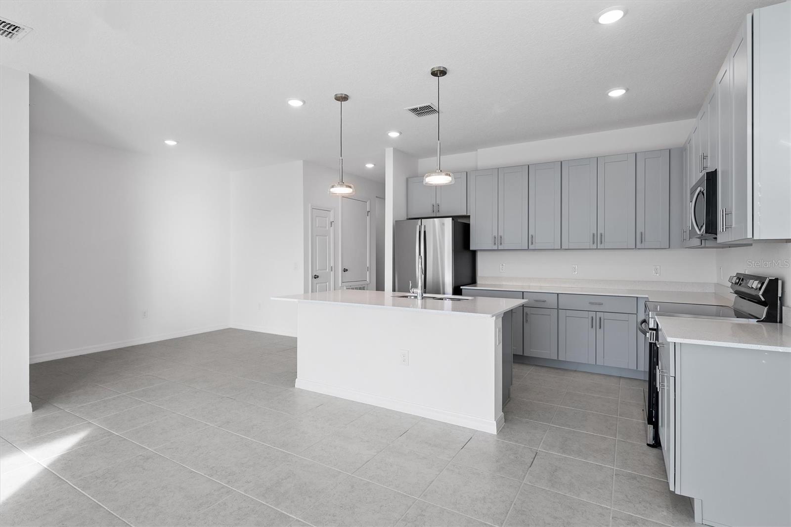 Image 21 of 45 For 3036 Suraj Circle