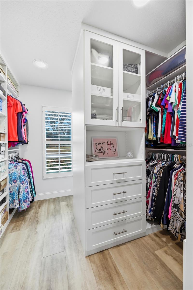 Image 31 of 53 For 4762 Longbow Drive