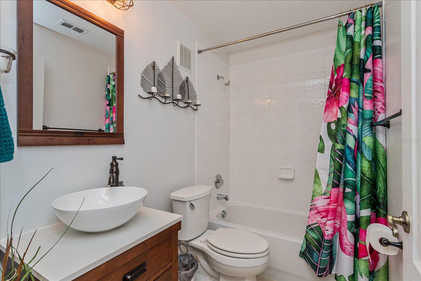 Image 14 of 23 For 960 Mooring Avenue 103