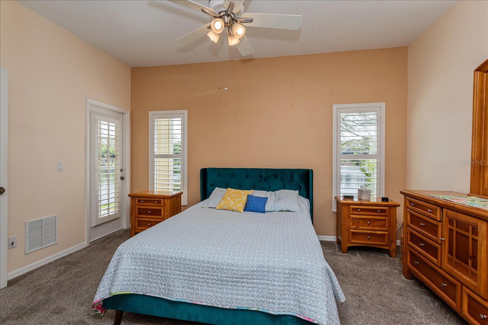 Image 16 of 23 For 960 Mooring Avenue 103