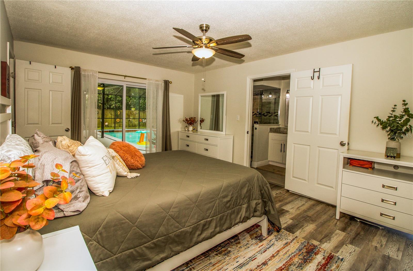 Image 14 of 23 For 1529 Glastonberry Road