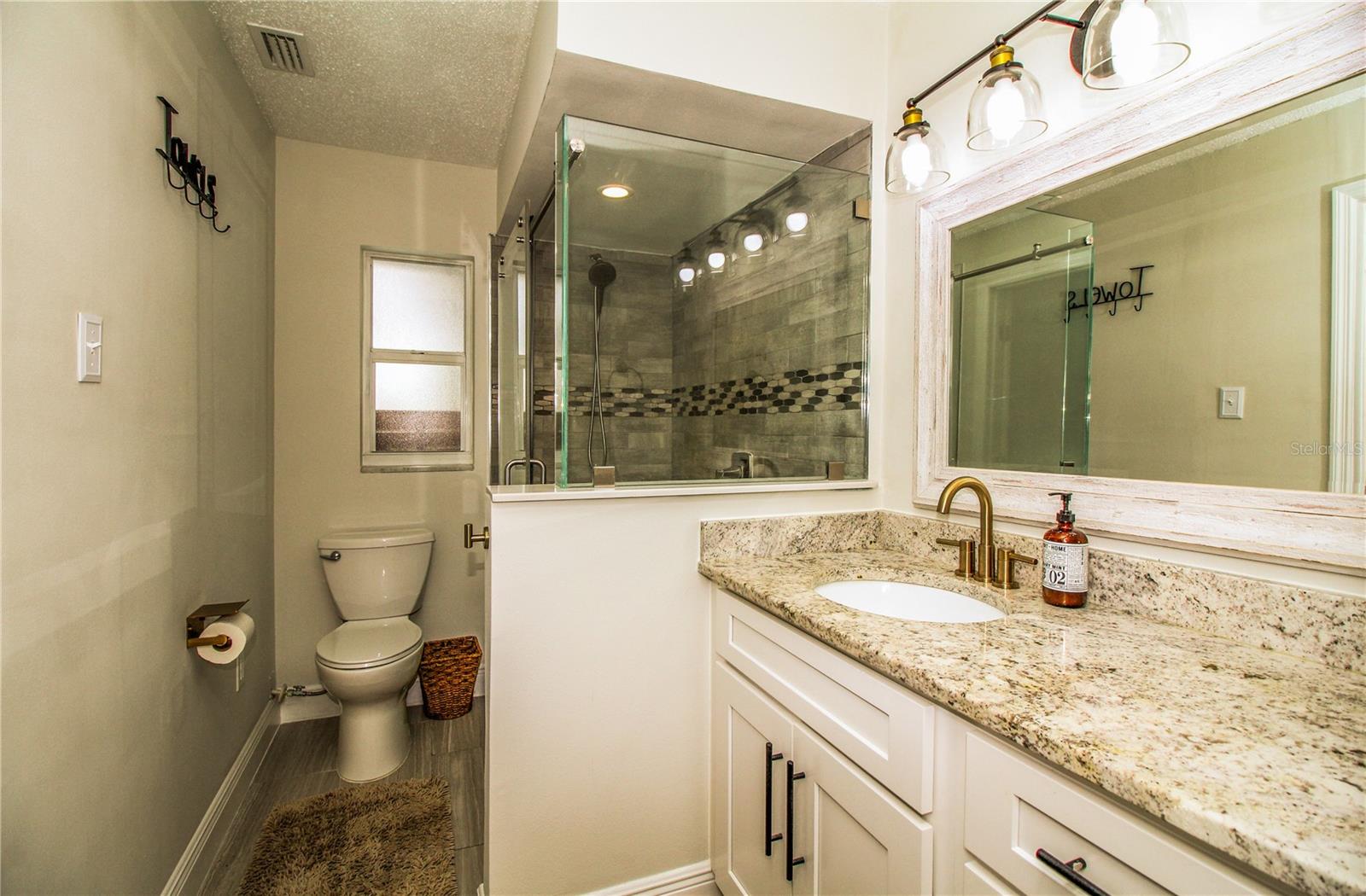 Image 15 of 23 For 1529 Glastonberry Road