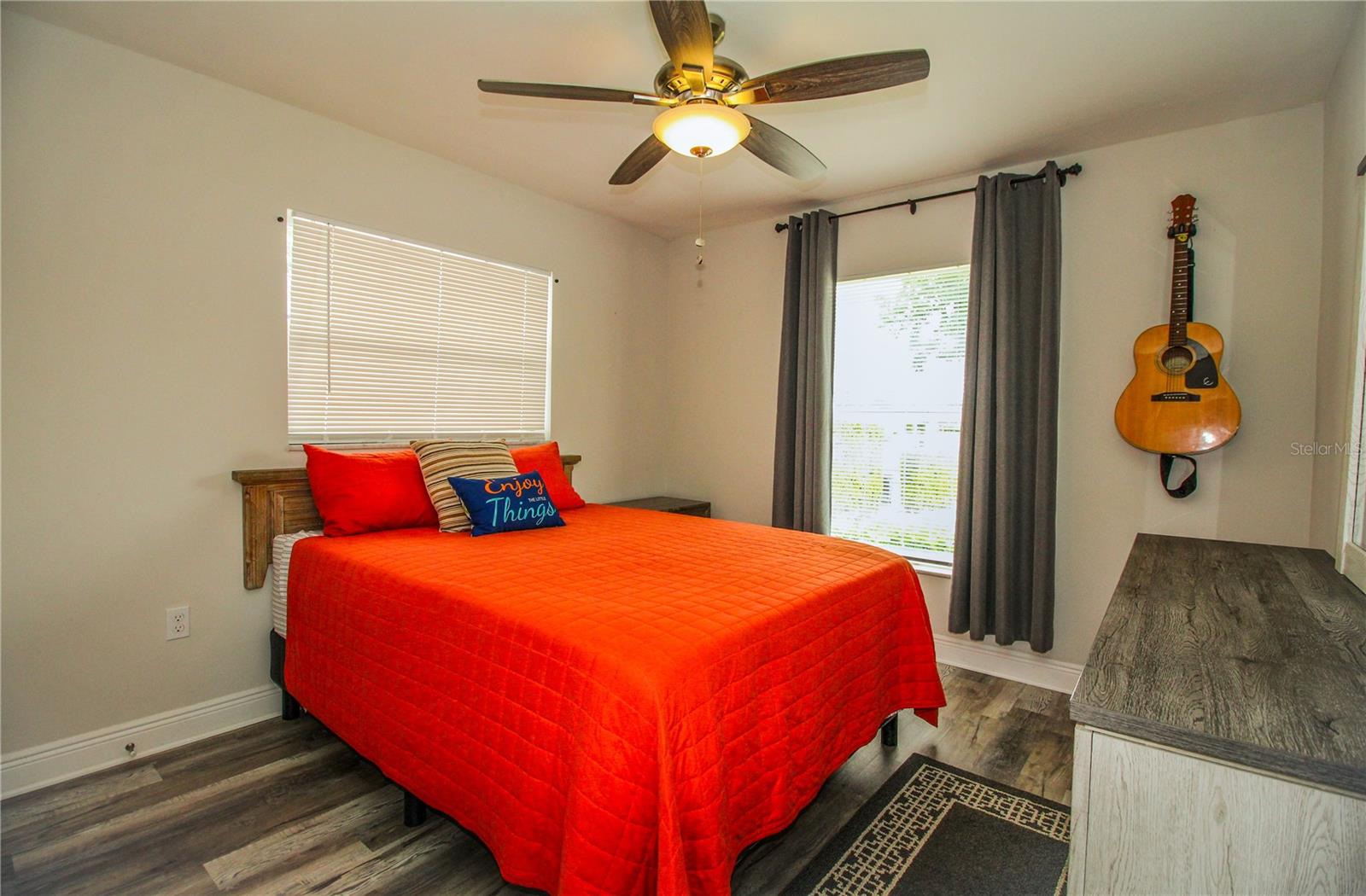 Image 17 of 23 For 1529 Glastonberry Road