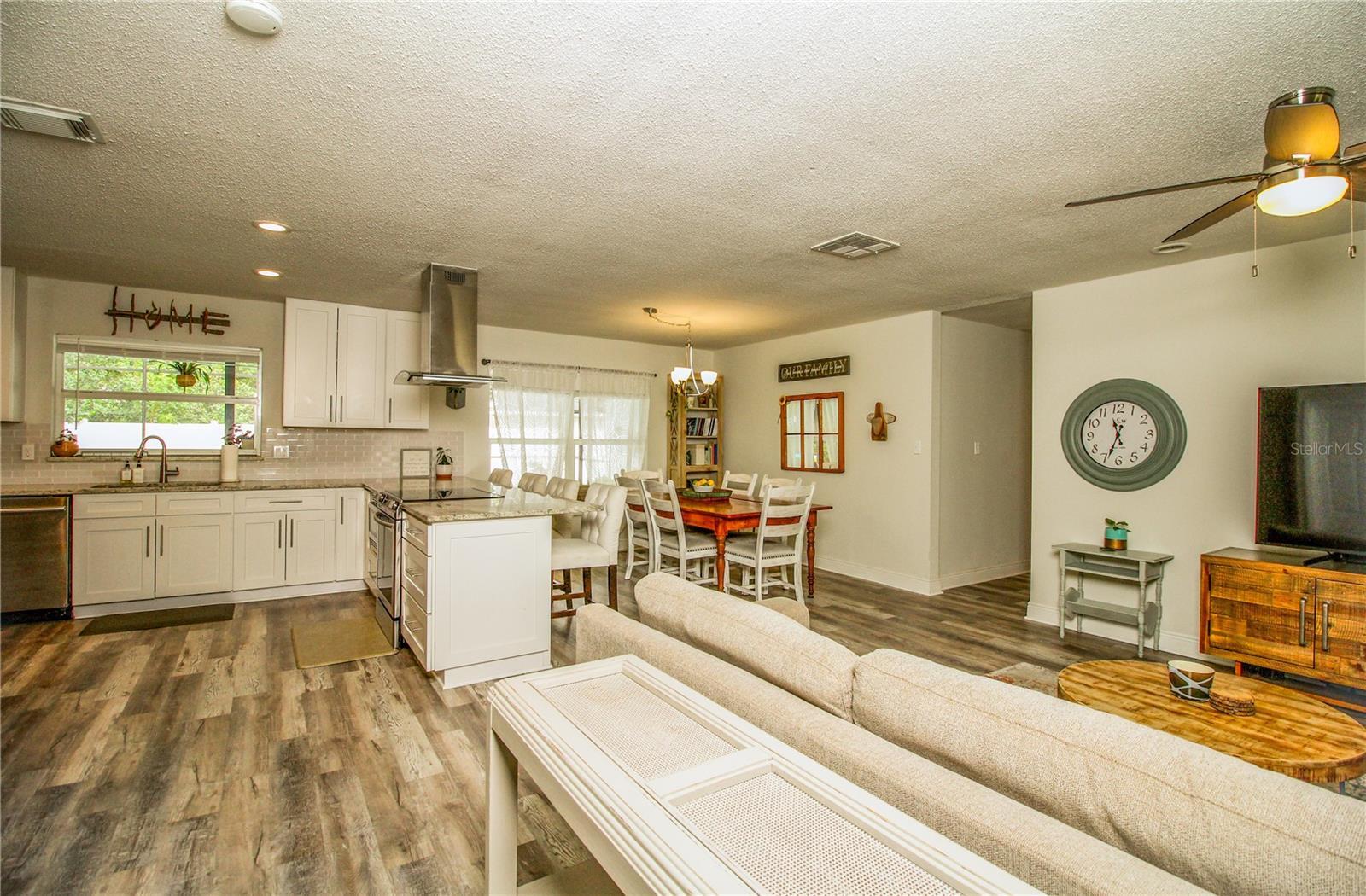 Image 2 of 23 For 1529 Glastonberry Road