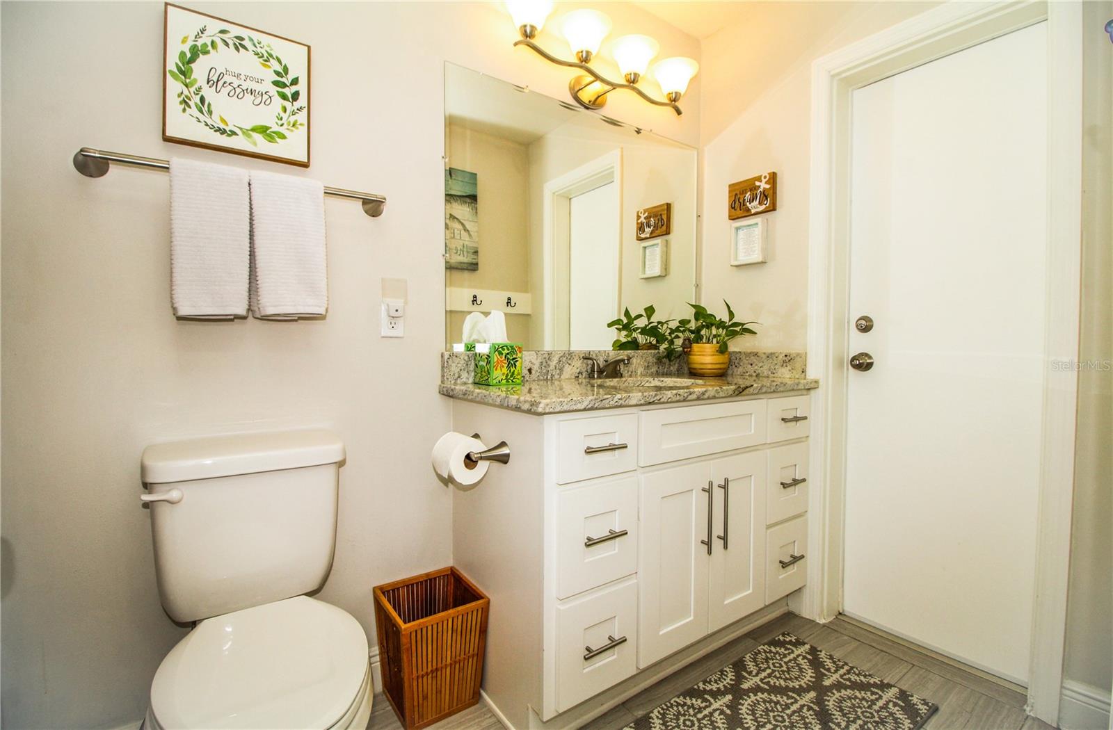 Image 20 of 23 For 1529 Glastonberry Road