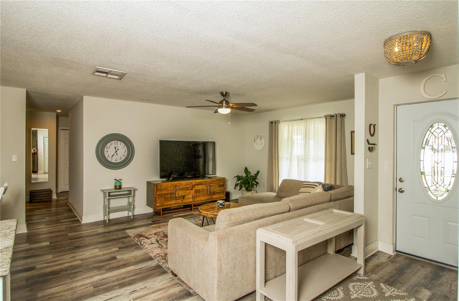 Image 3 of 23 For 1529 Glastonberry Road