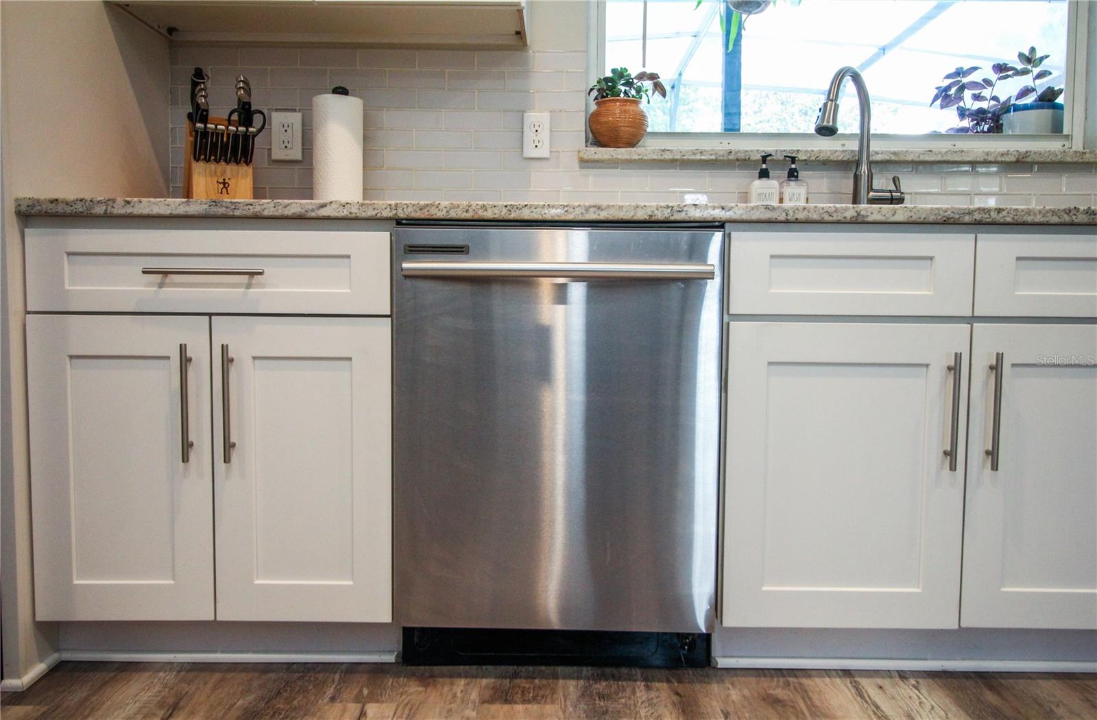 Image 7 of 23 For 1529 Glastonberry Road