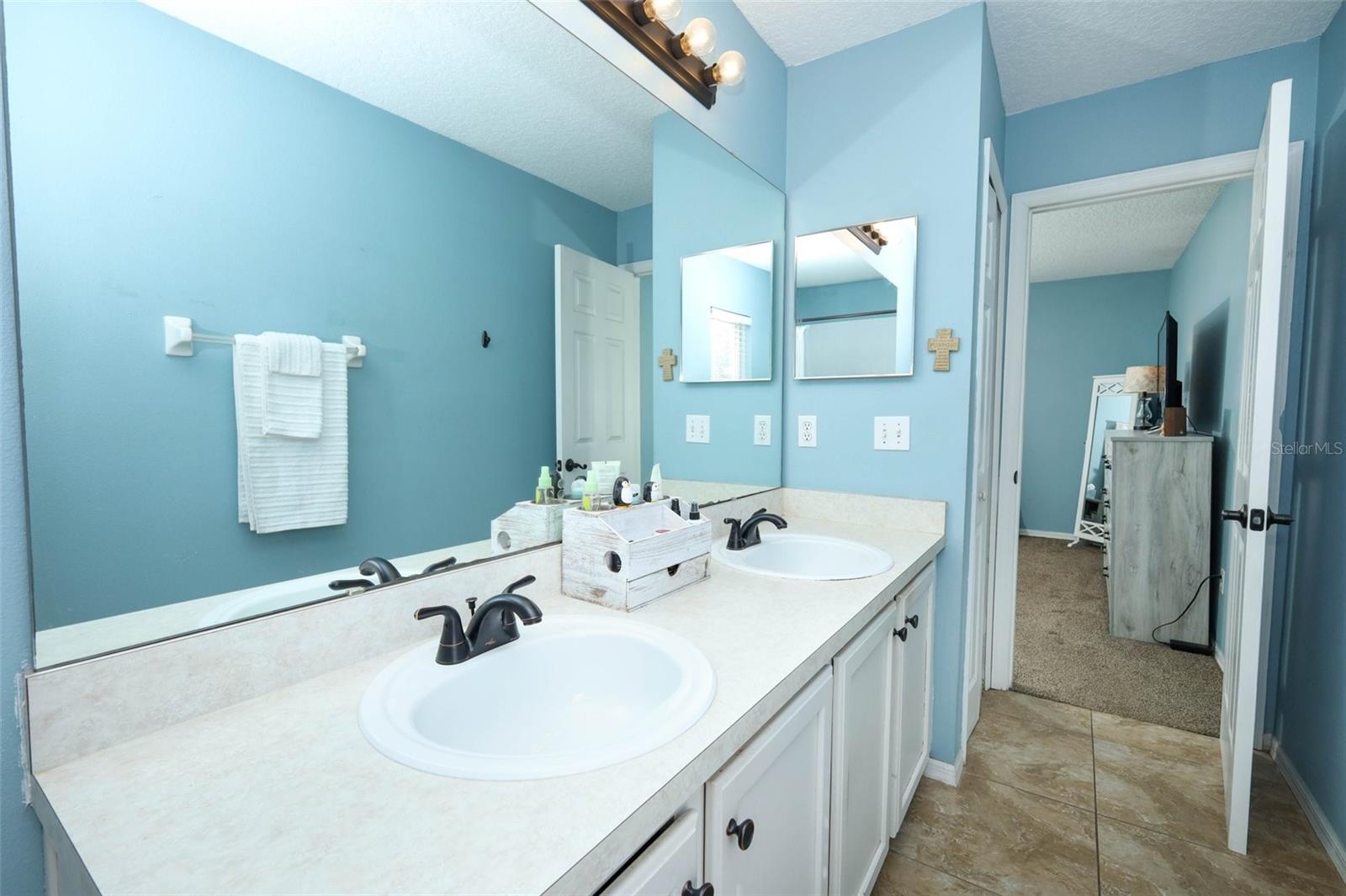 Image 17 of 32 For 15327 Torpoint Road