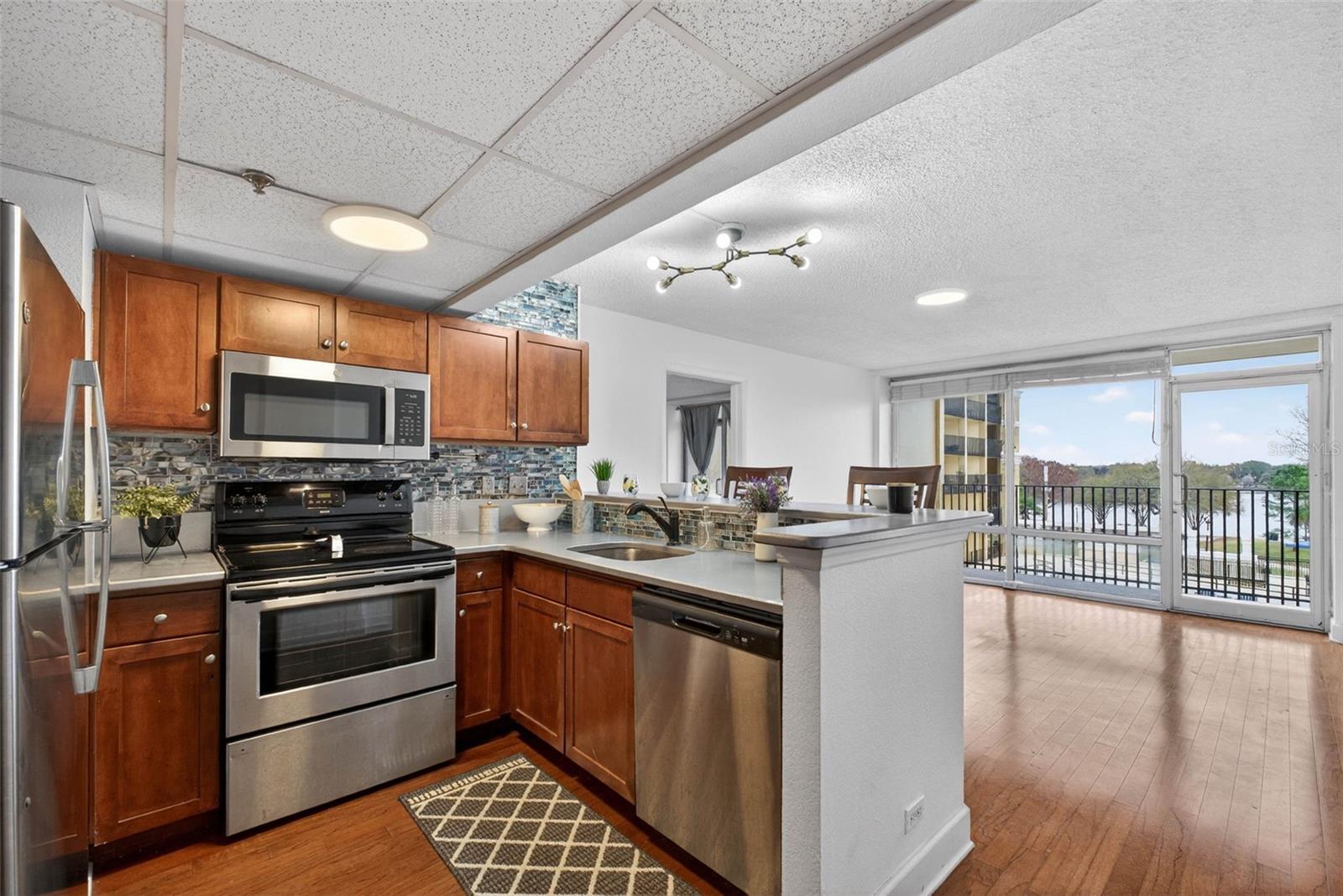 Image 11 of 61 For 151 Washington Street 408