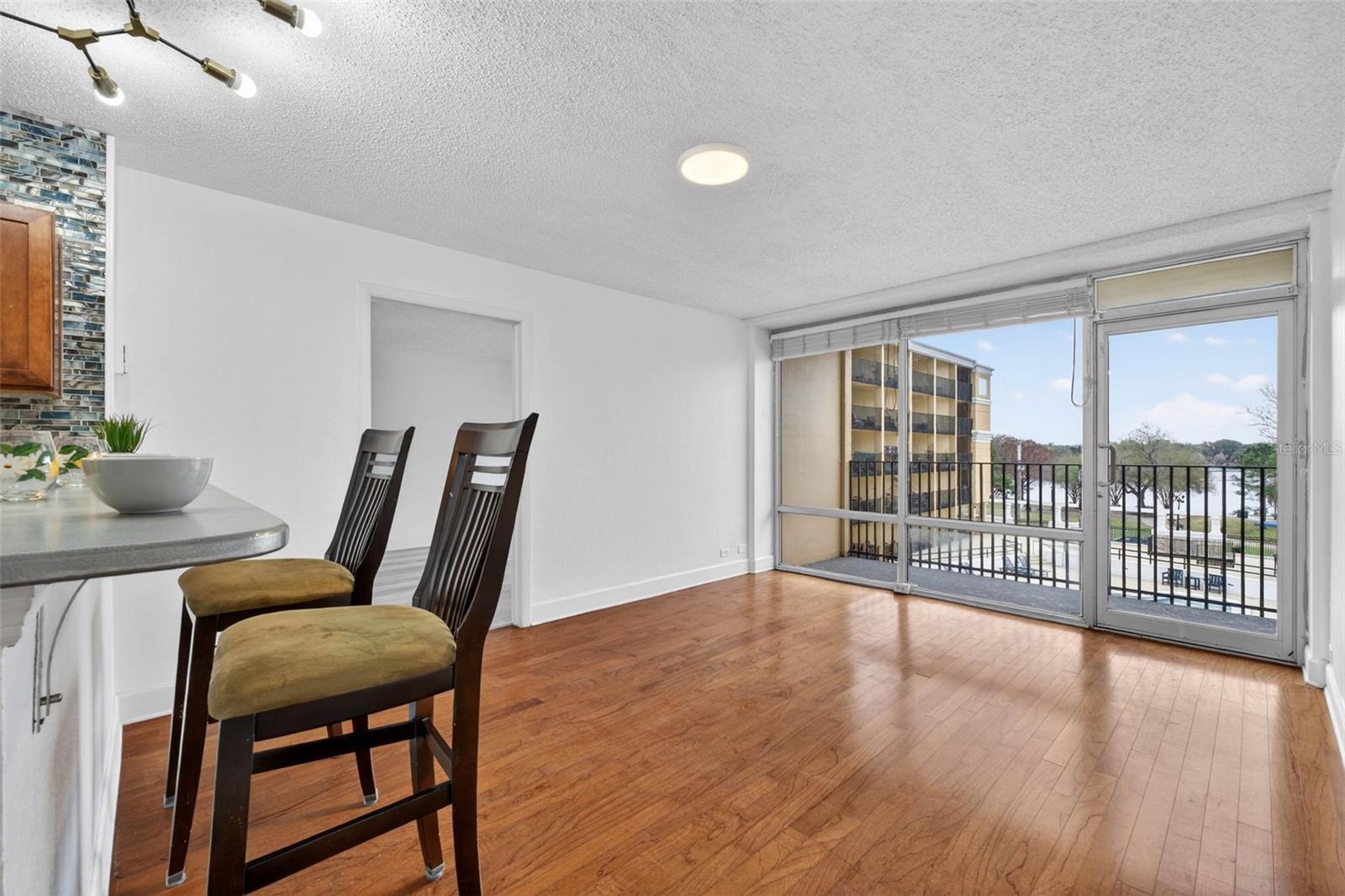 Image 14 of 61 For 151 Washington Street 408