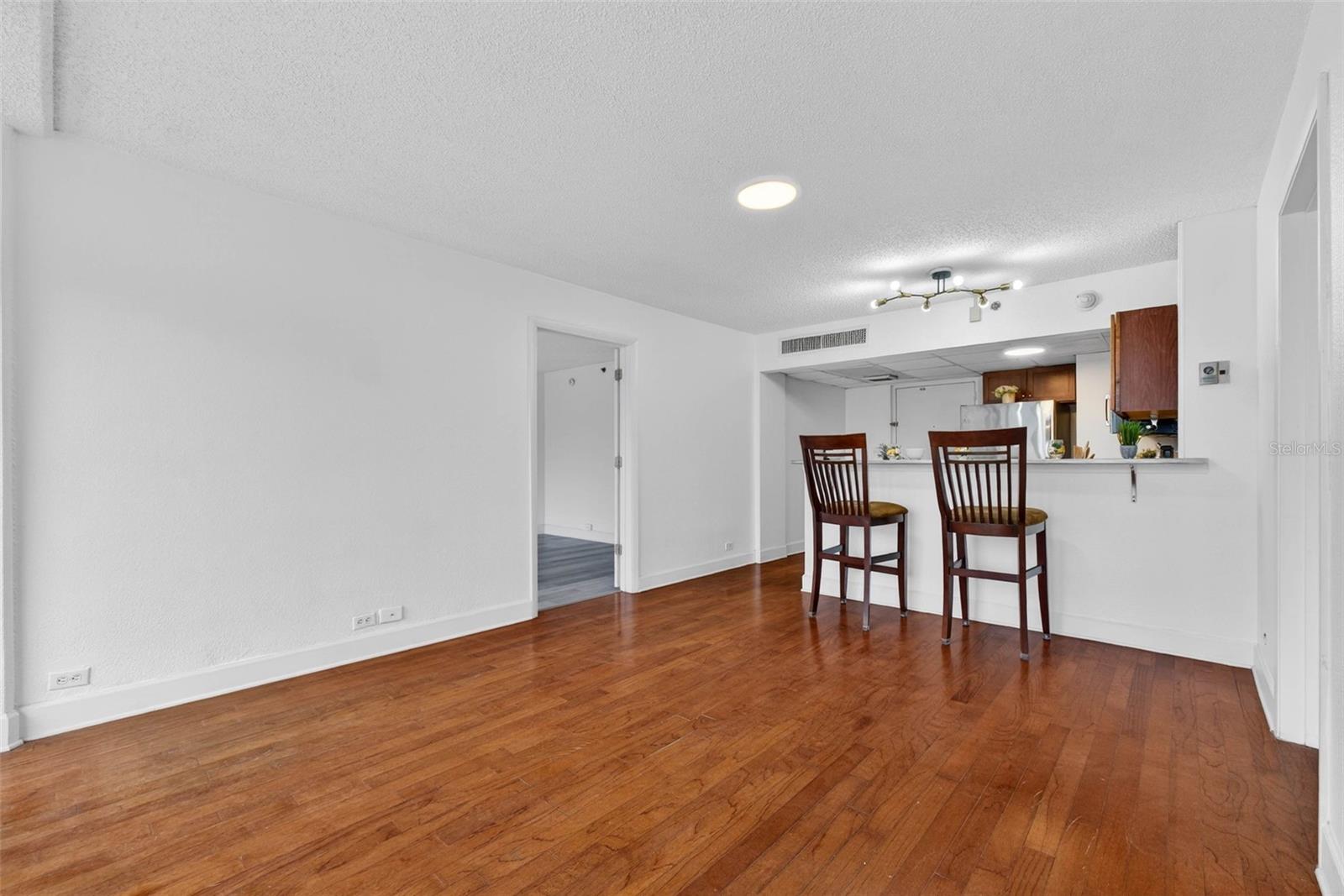 Image 15 of 61 For 151 Washington Street 408