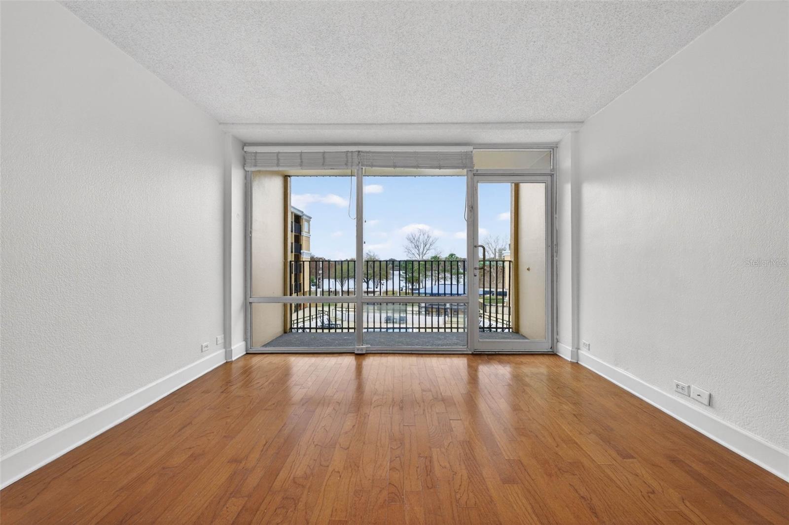 Image 16 of 61 For 151 Washington Street 408