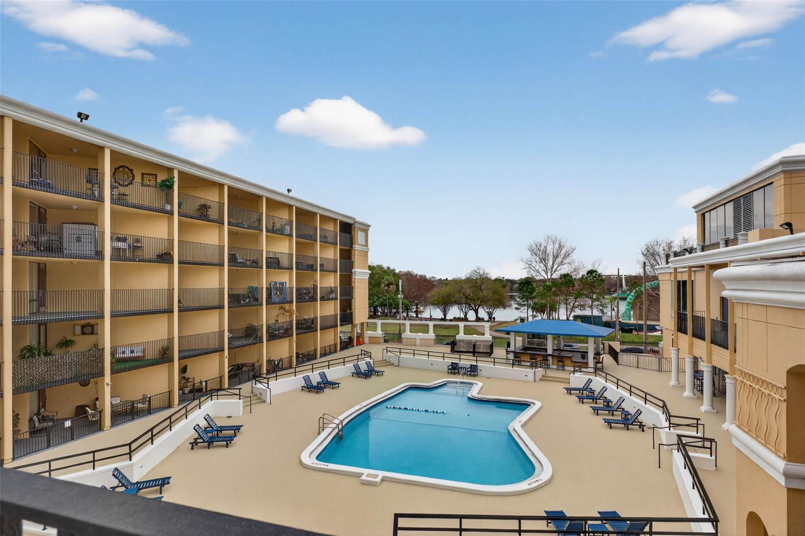 Image 17 of 61 For 151 Washington Street 408