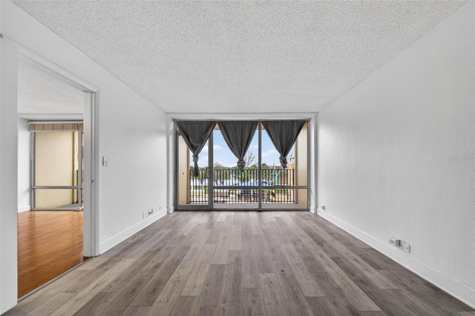 Image 18 of 61 For 151 Washington Street 408