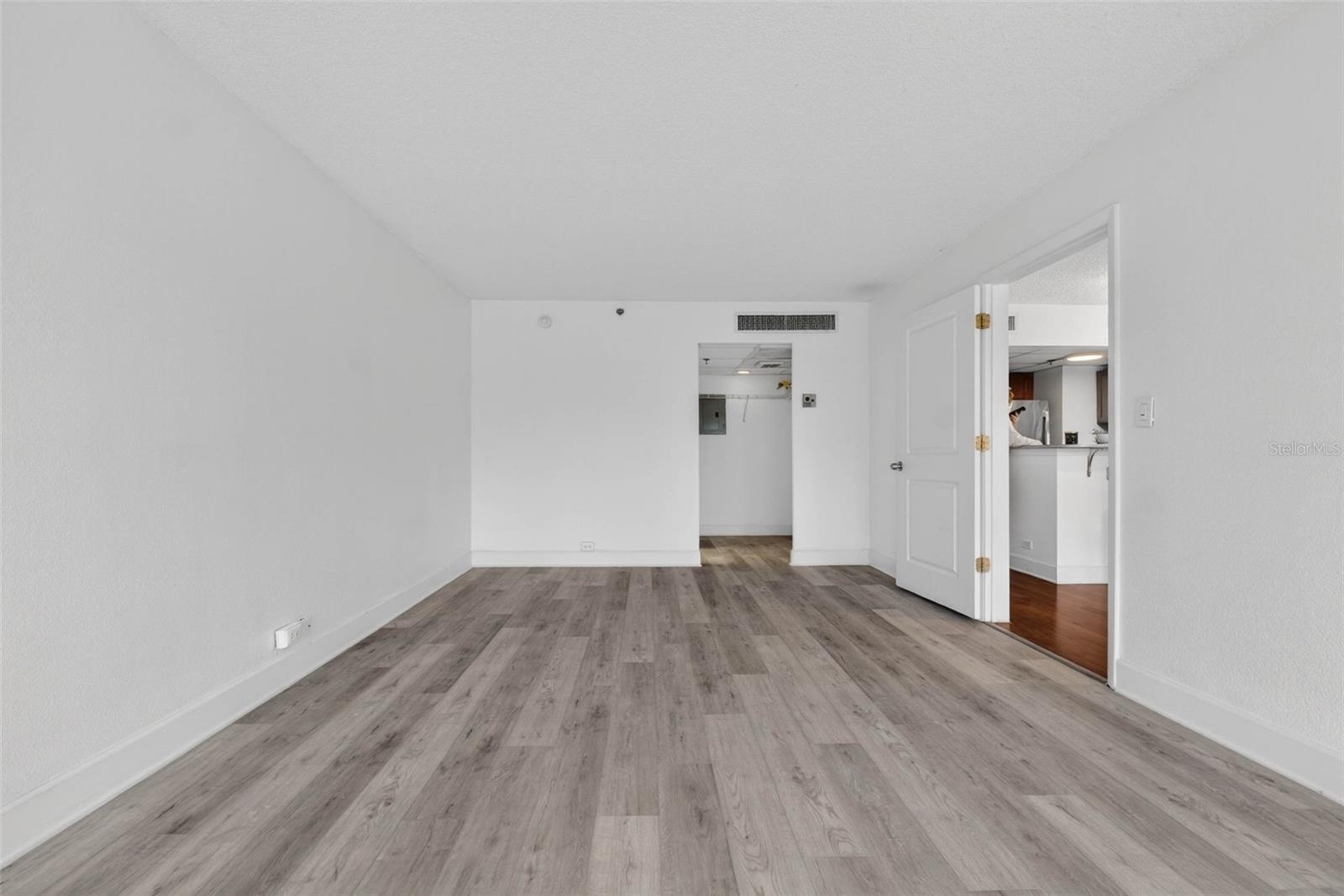 Image 20 of 61 For 151 Washington Street 408