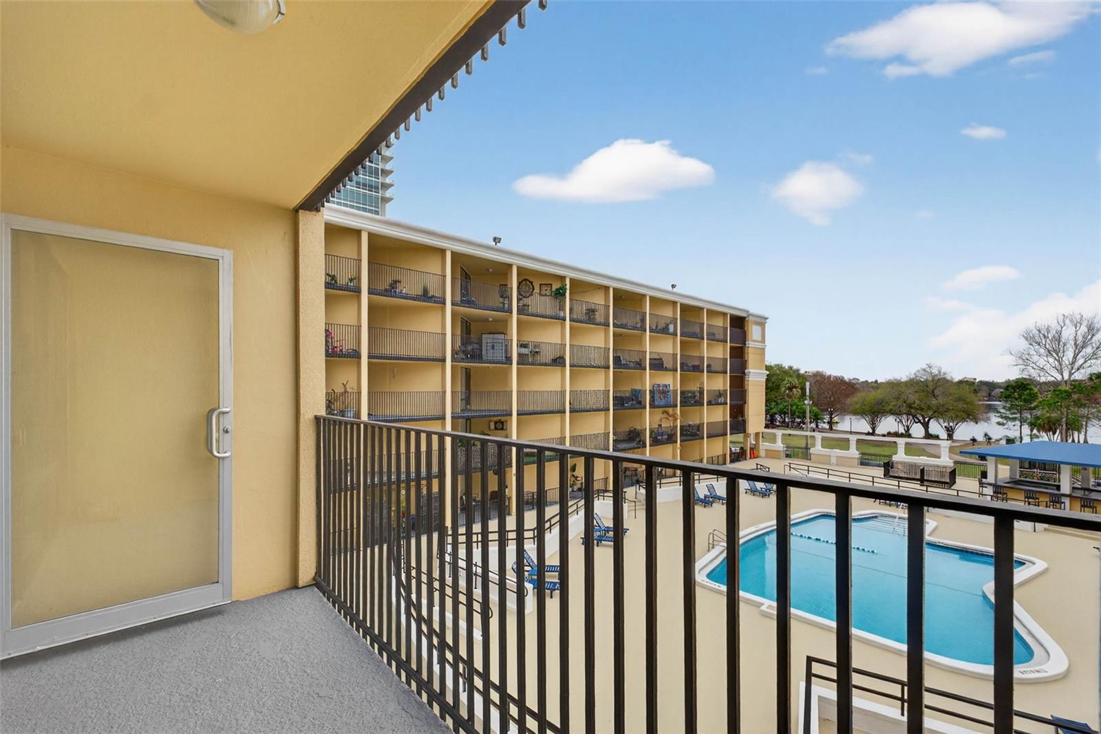 Image 24 of 61 For 151 Washington Street 408