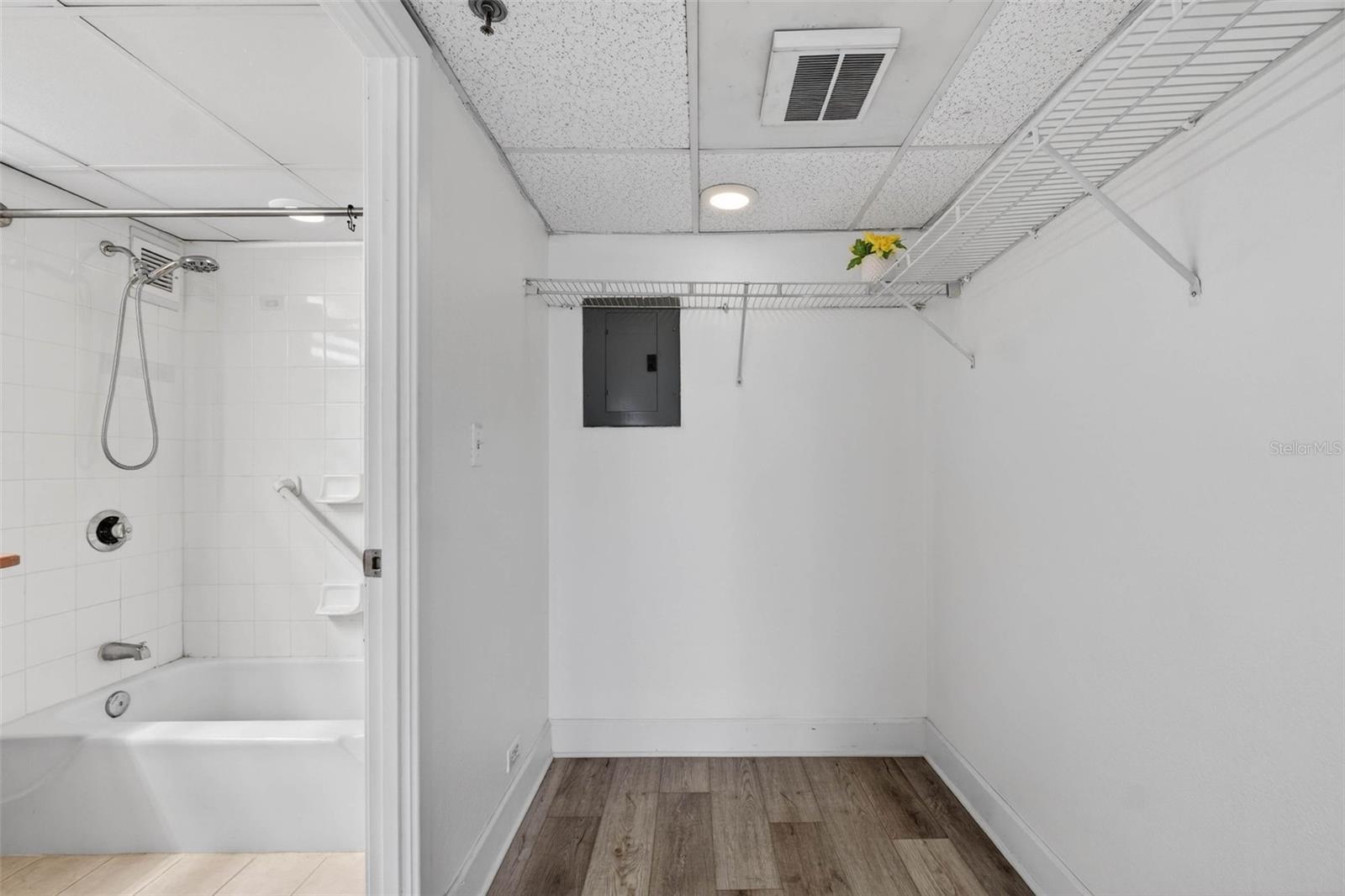 Image 26 of 61 For 151 Washington Street 408