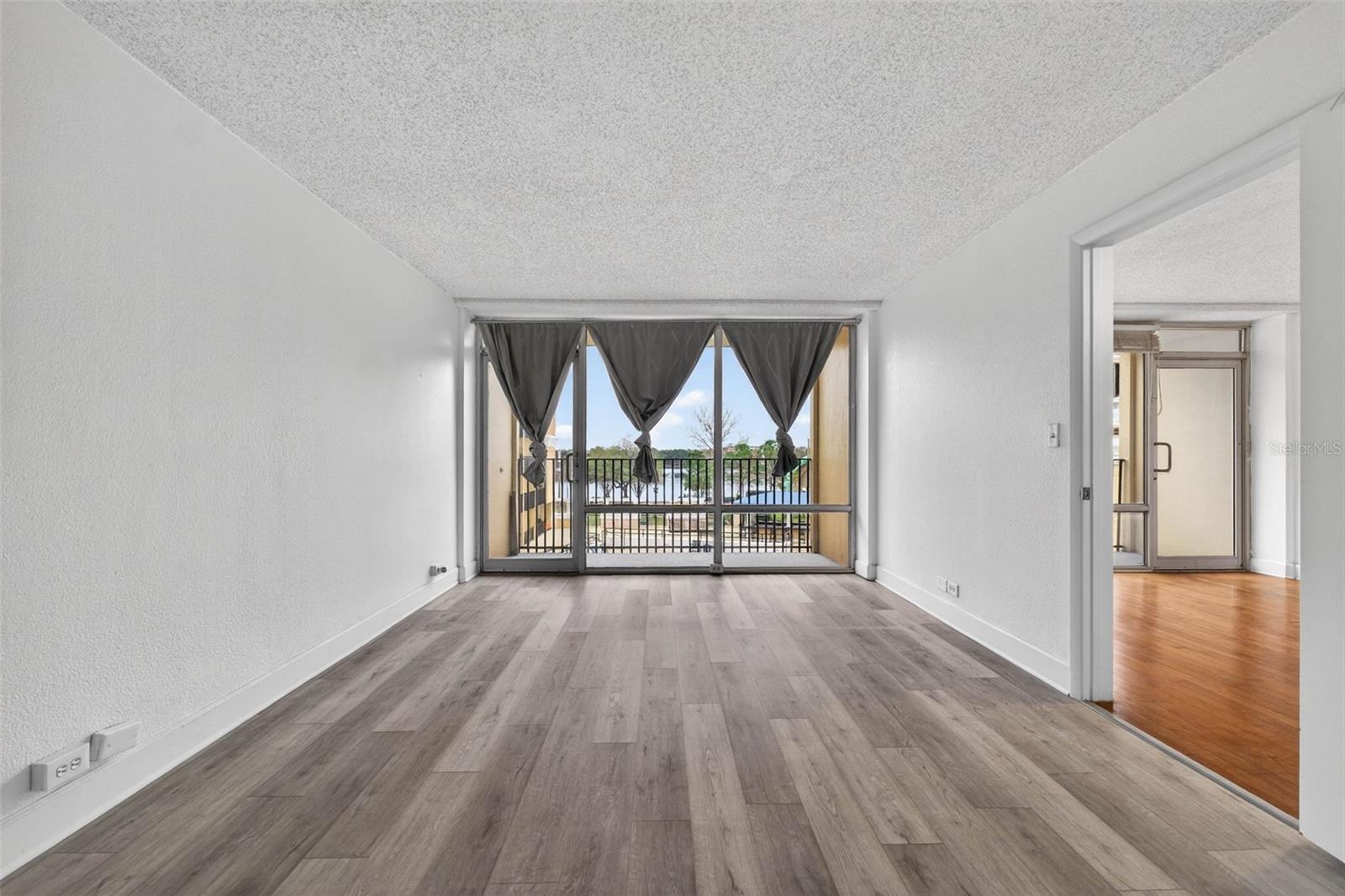 Image 29 of 61 For 151 Washington Street 408