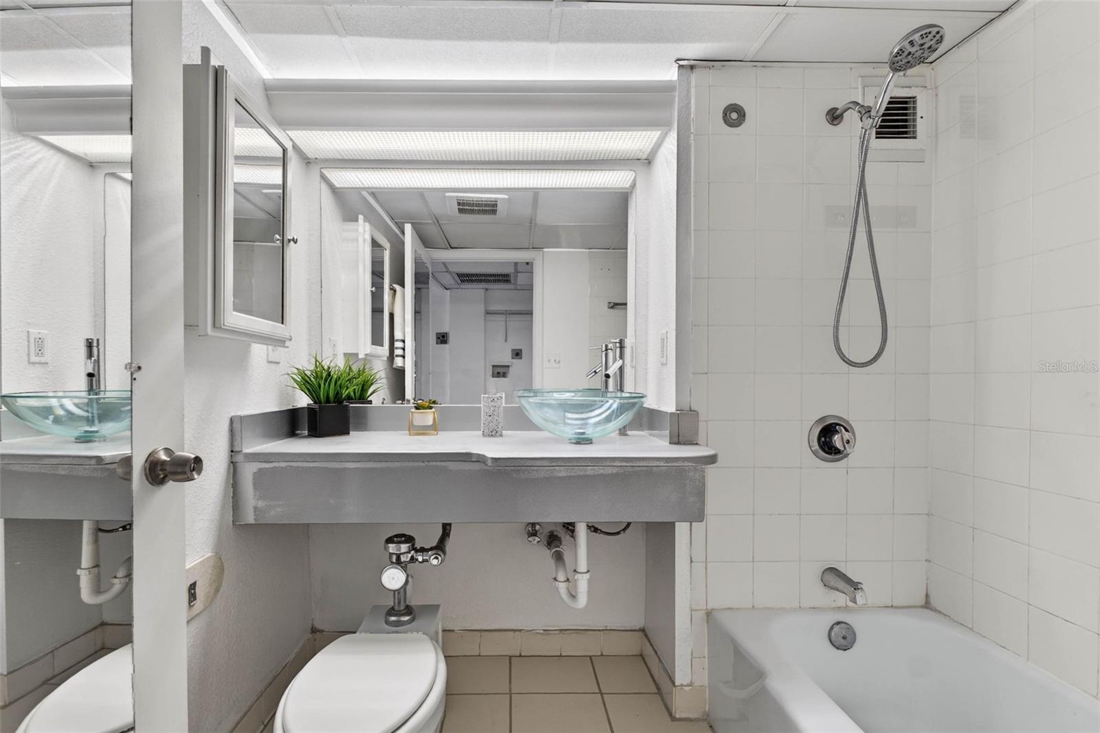 Image 35 of 61 For 151 Washington Street 408