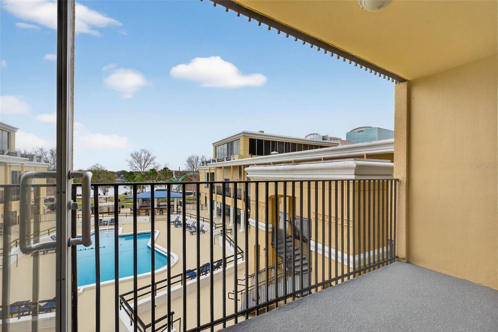 Image 37 of 61 For 151 Washington Street 408