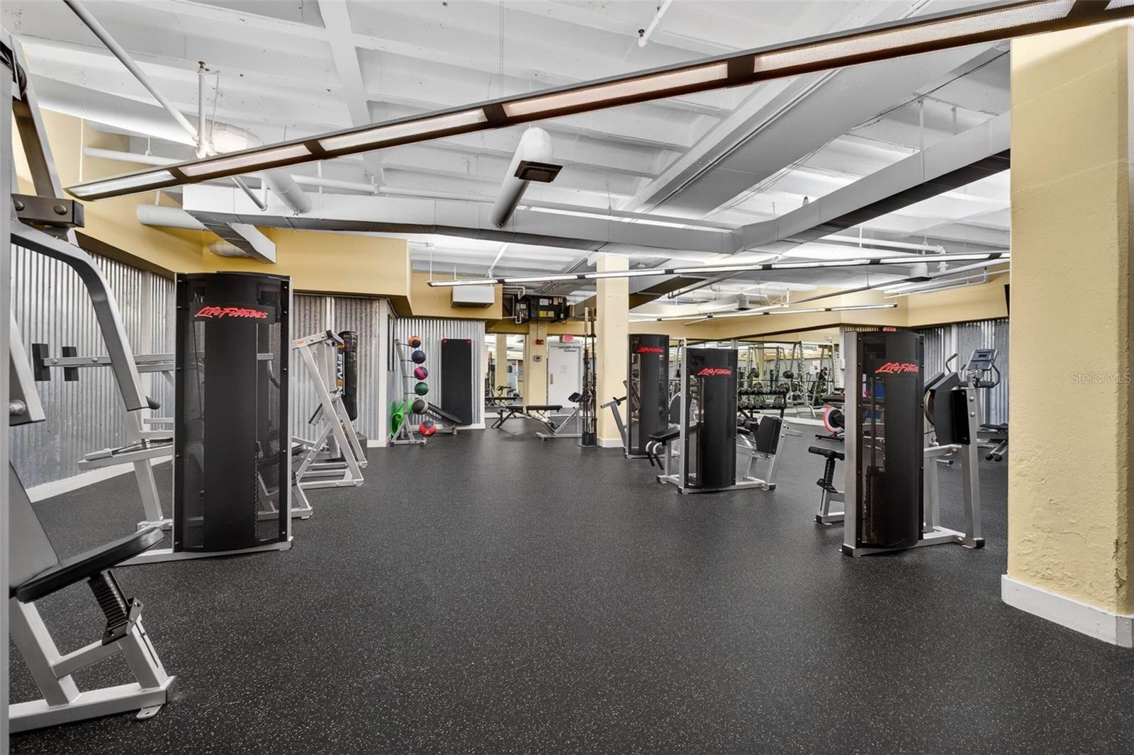 Image 4 of 61 For 151 Washington Street 408