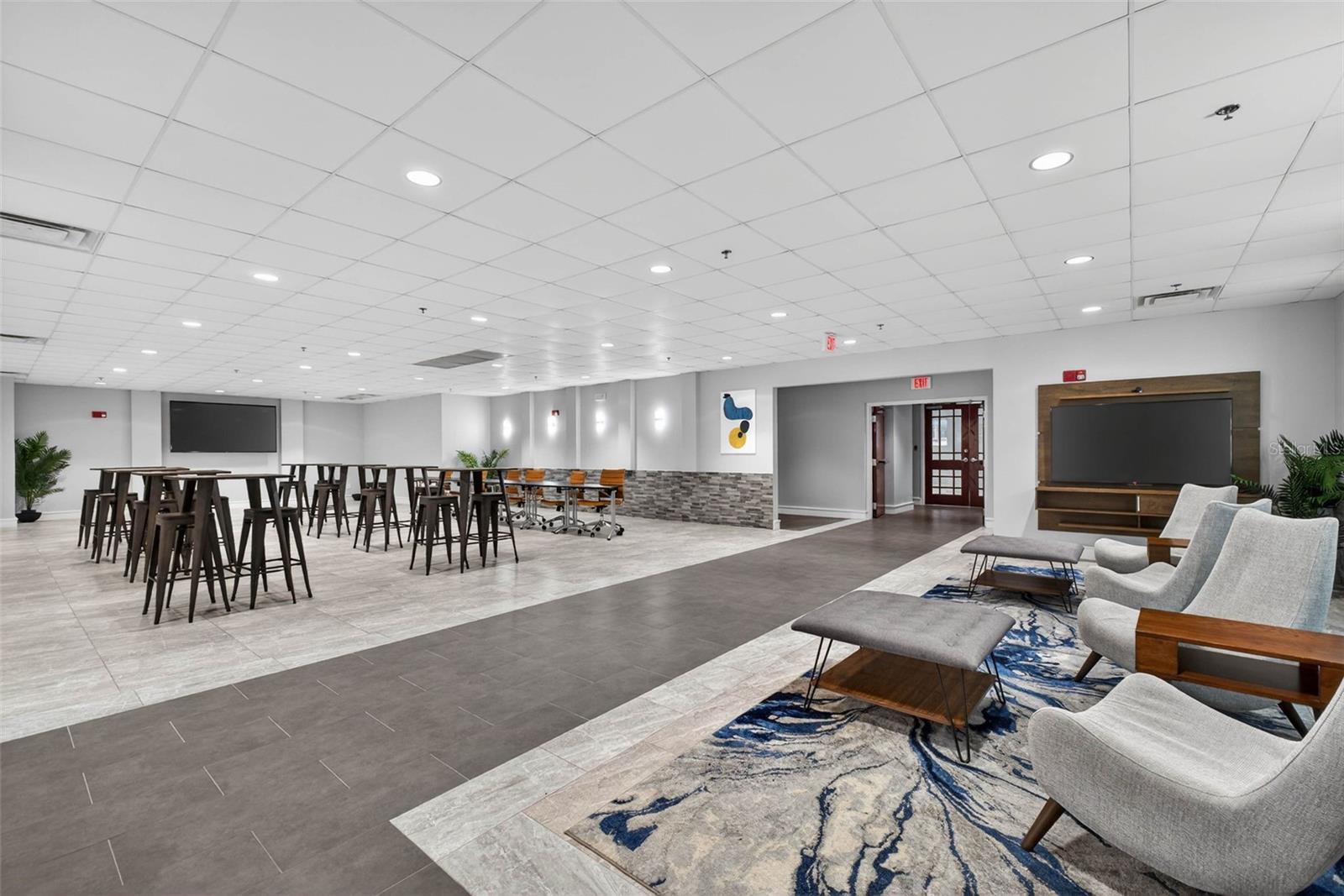 Image 43 of 61 For 151 Washington Street 408