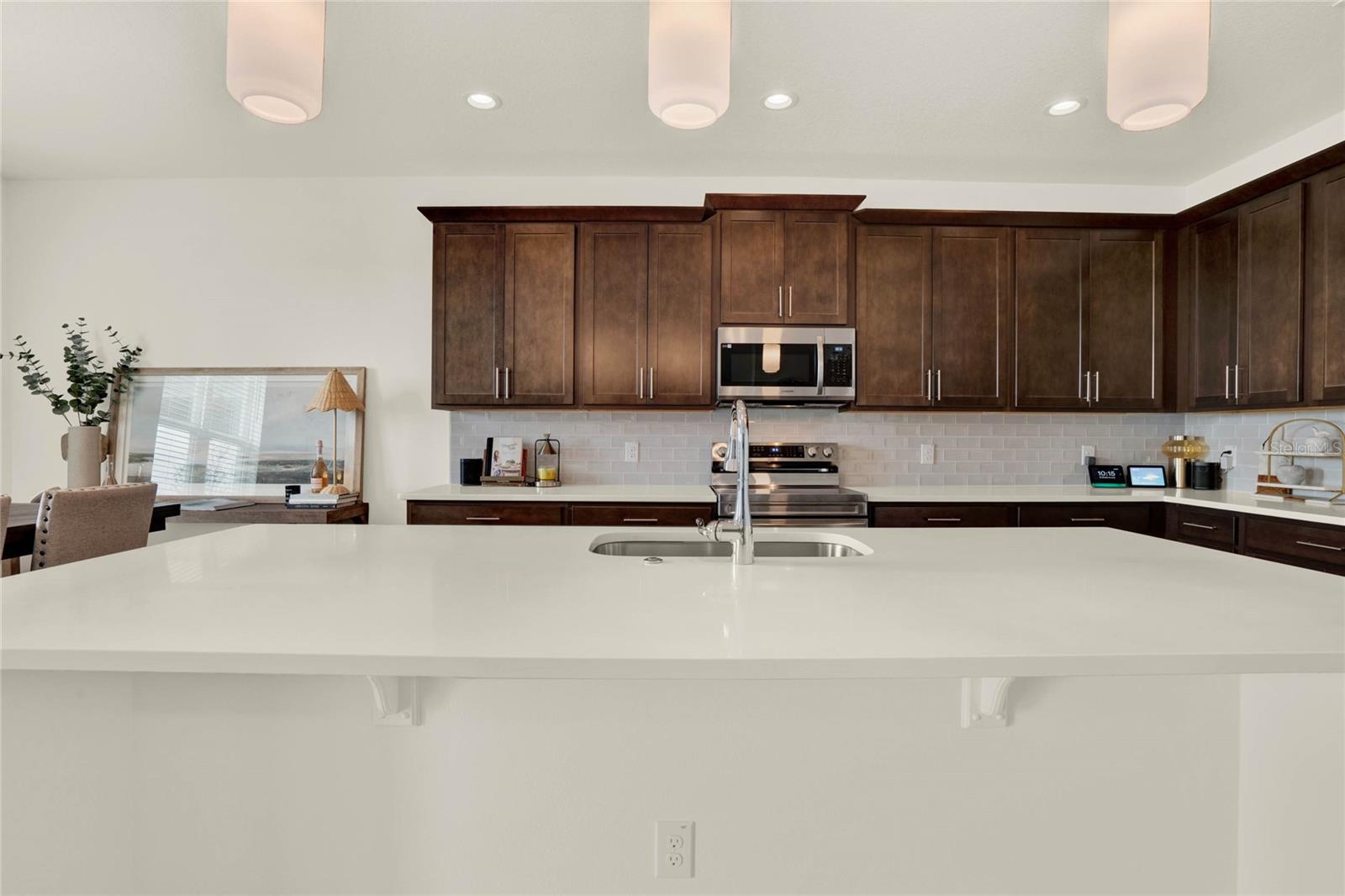 Image 14 of 39 For 7193 Dilly Lake Avenue