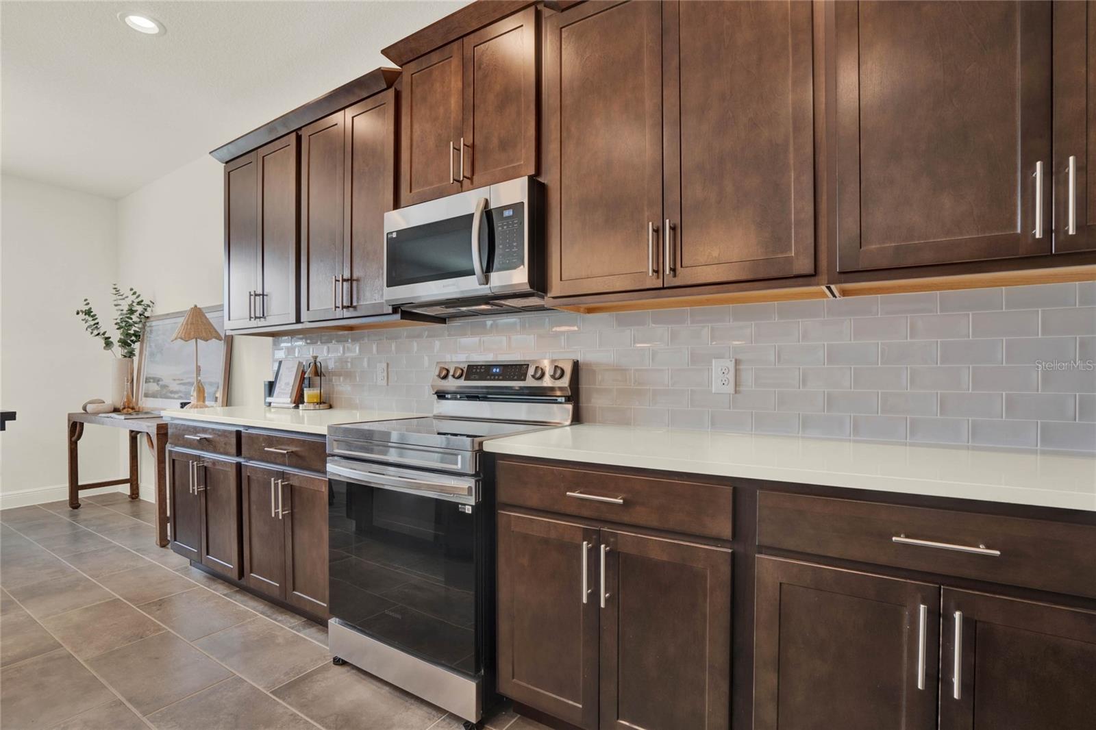 Image 16 of 39 For 7193 Dilly Lake Avenue