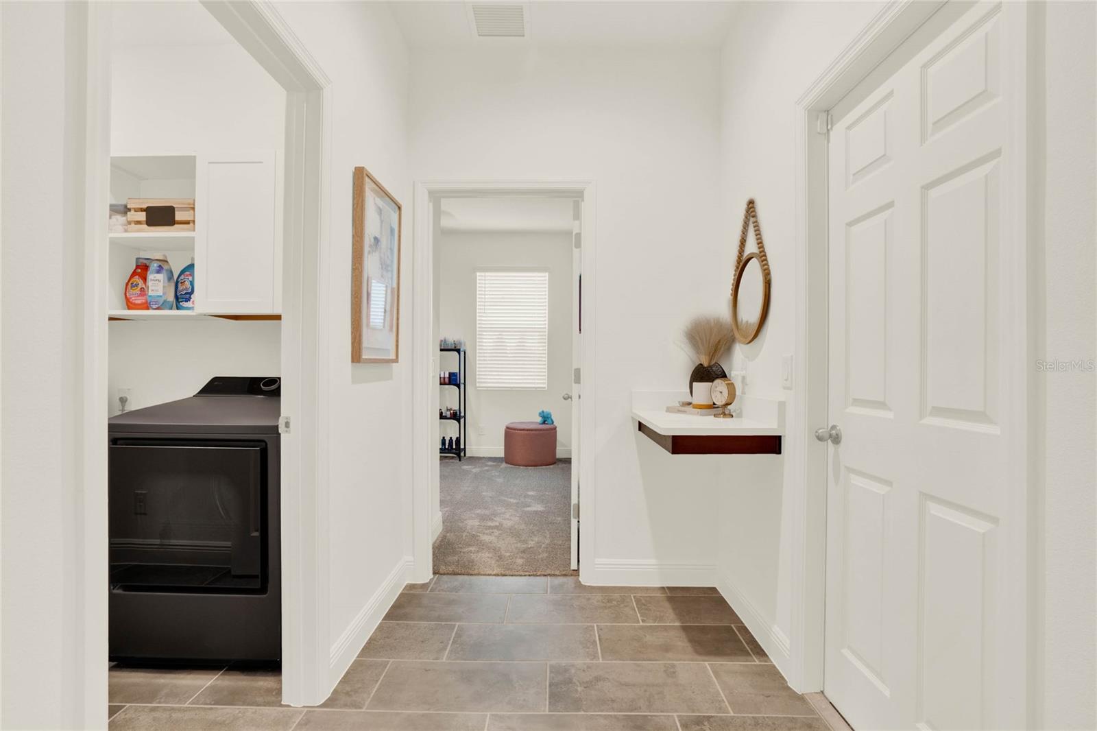 Image 20 of 39 For 7193 Dilly Lake Avenue