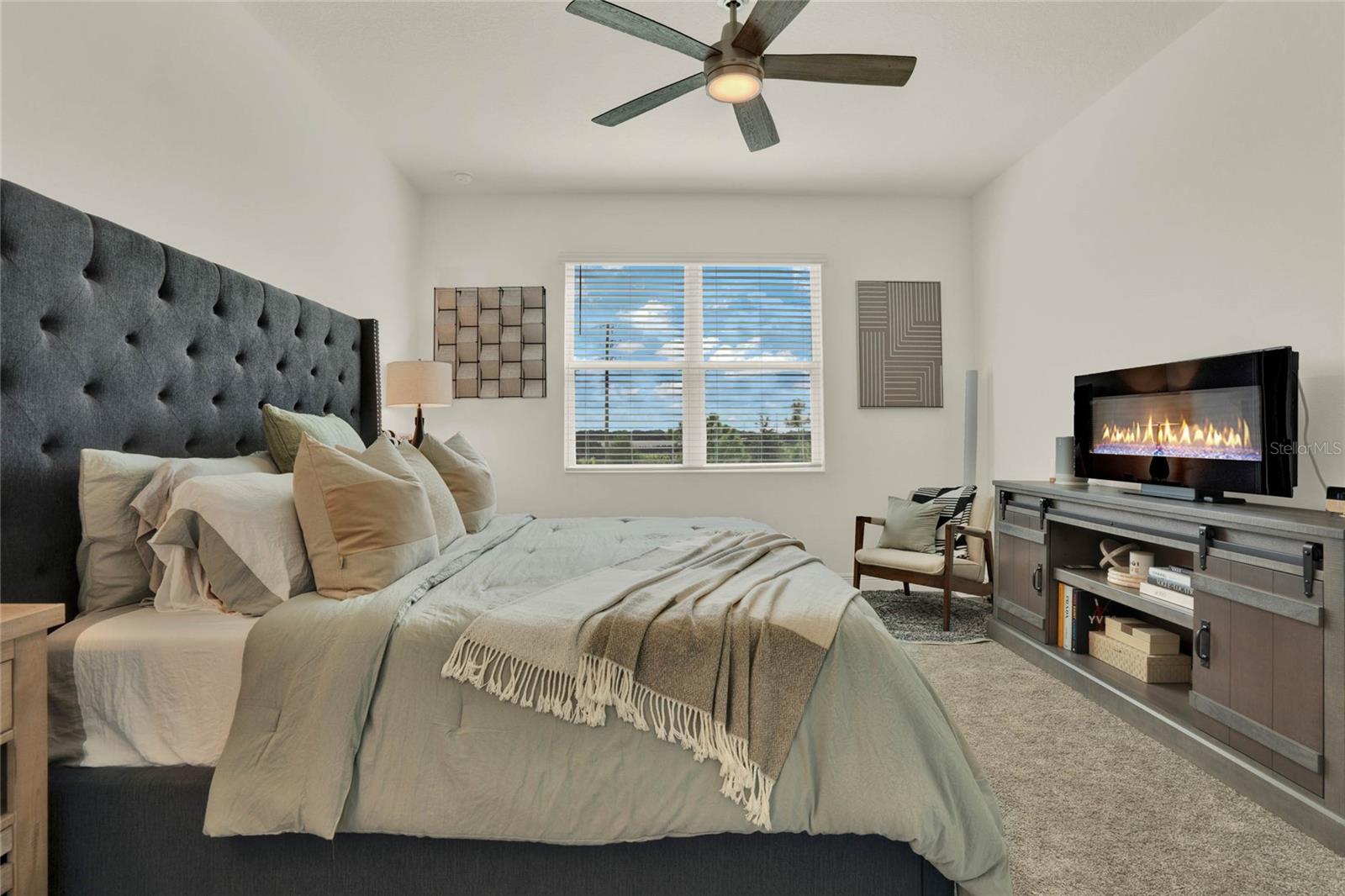 Image 32 of 39 For 7193 Dilly Lake Avenue