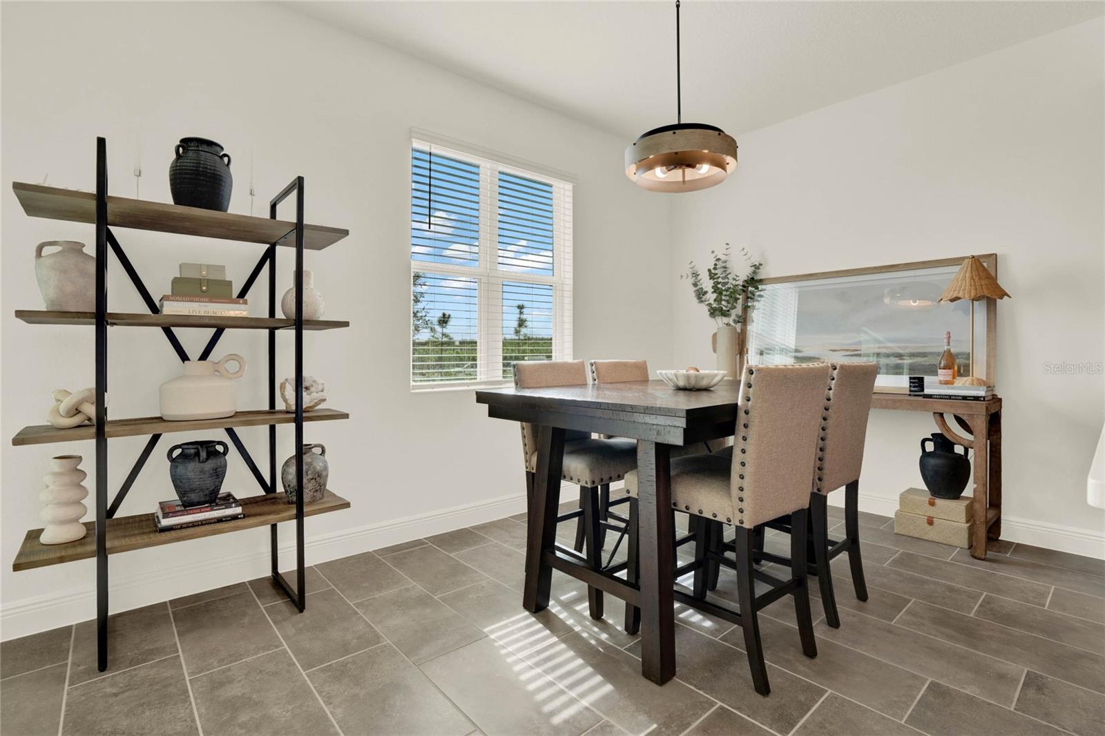 Image 8 of 39 For 7193 Dilly Lake Avenue