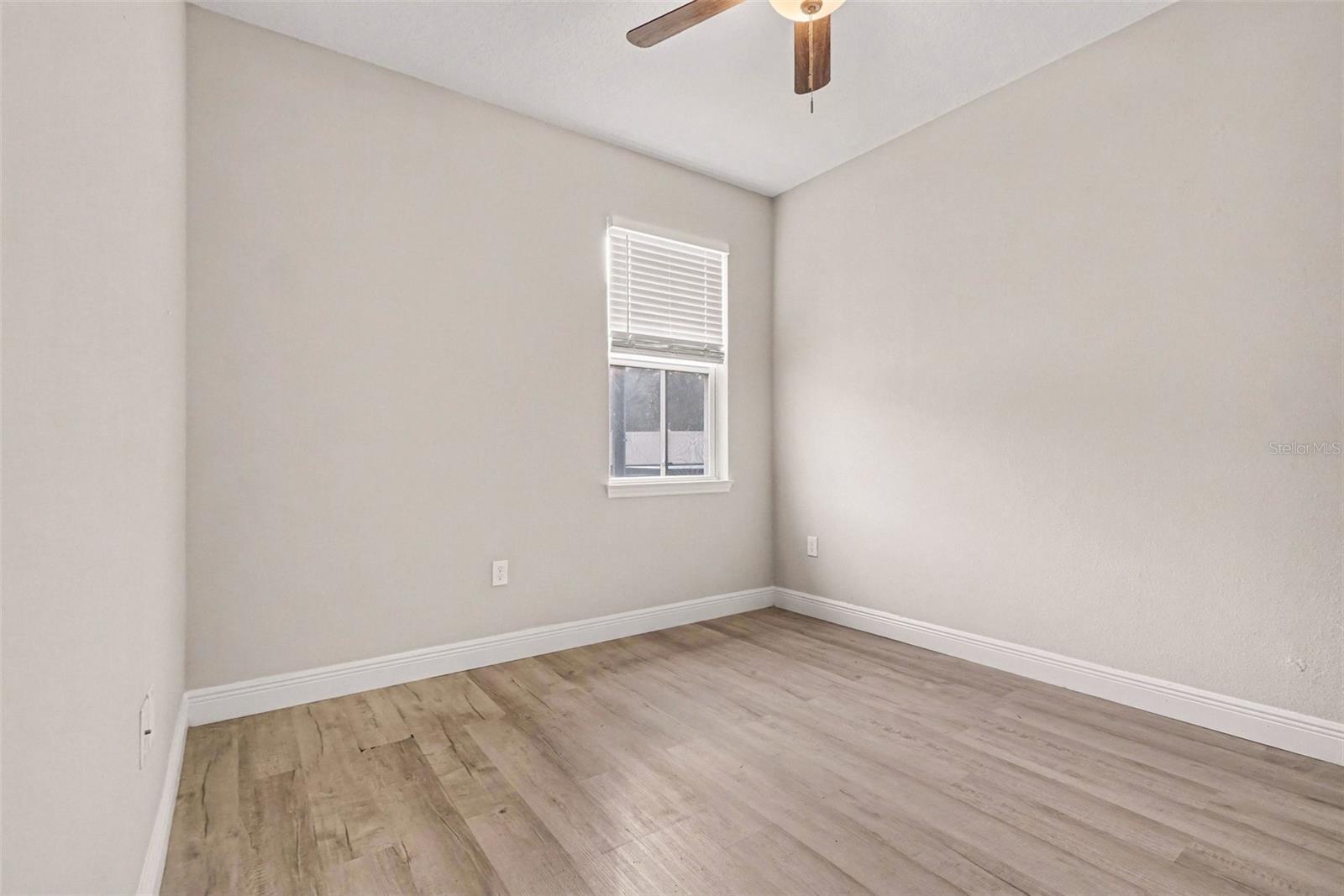 Image 17 of 37 For 602 Napoli Way