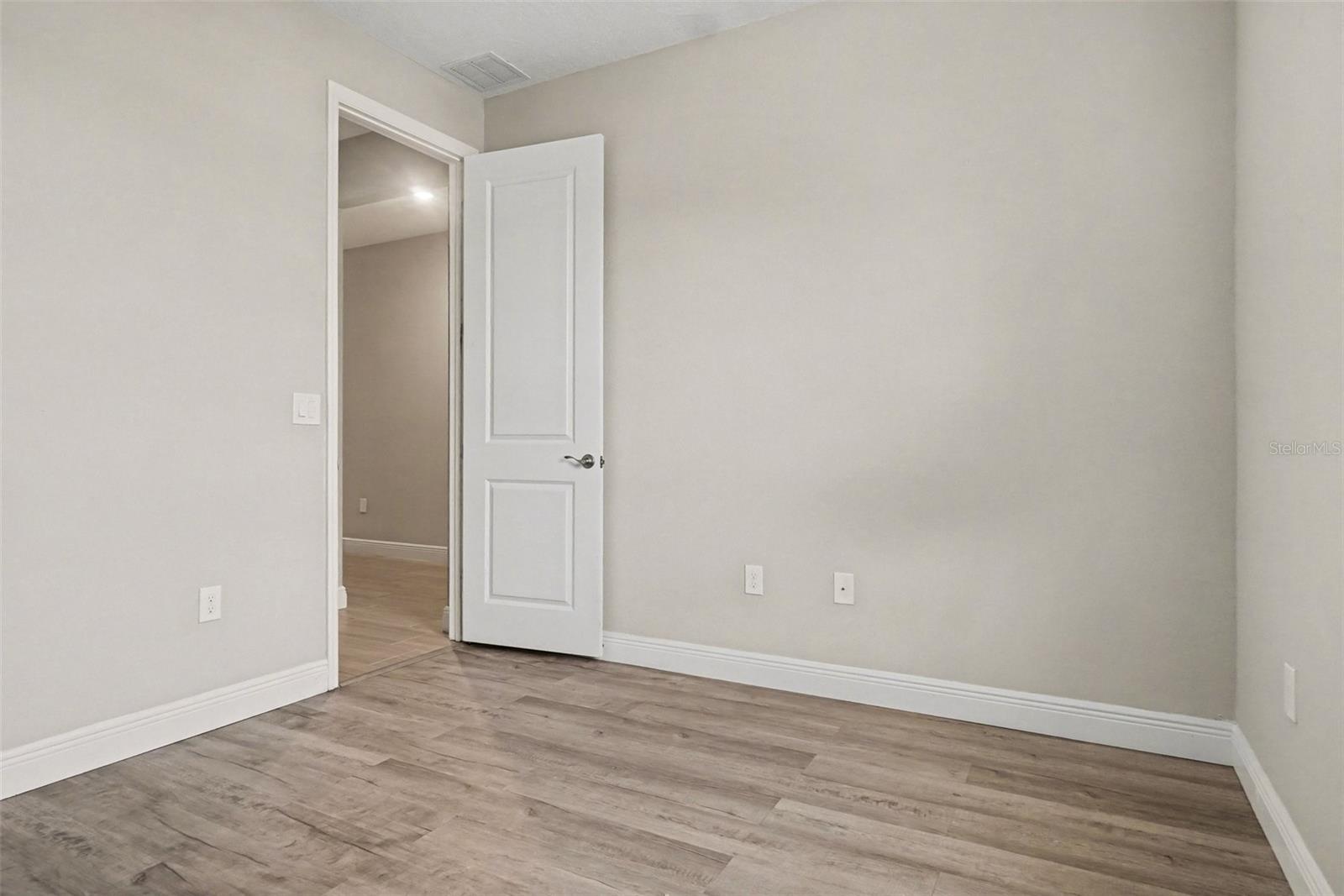 Image 19 of 37 For 602 Napoli Way