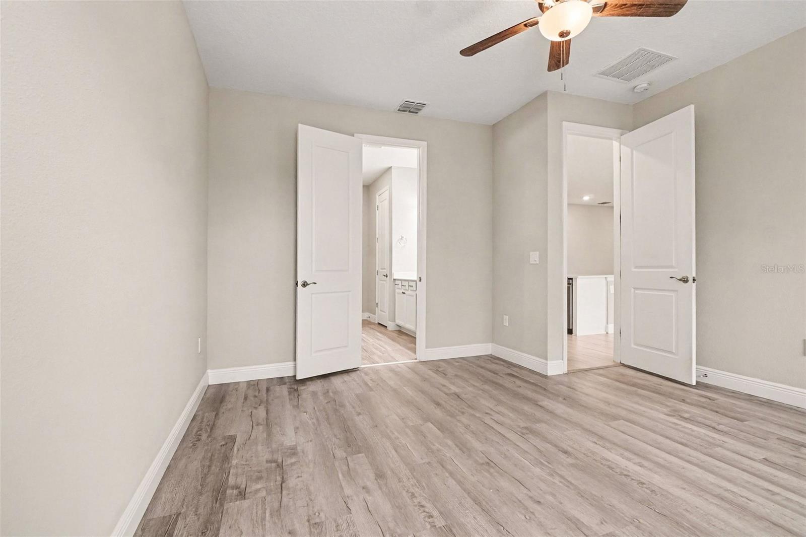 Image 24 of 37 For 602 Napoli Way