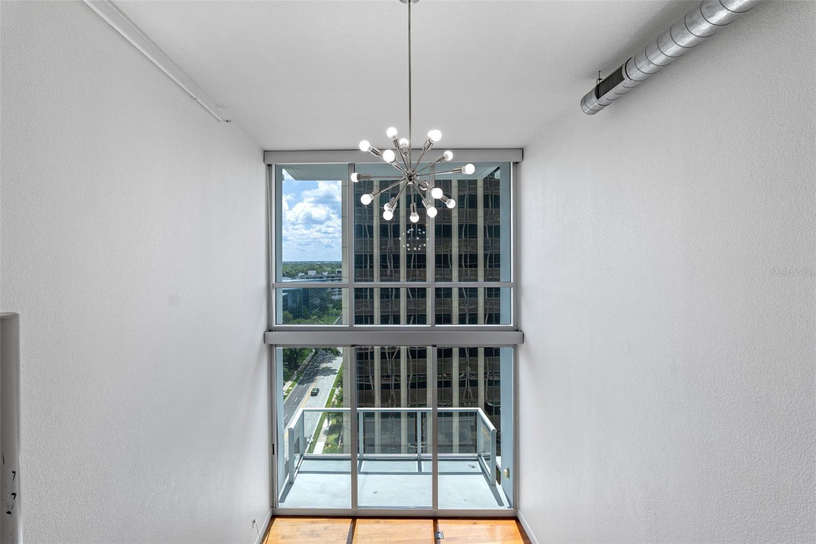 Image 19 of 34 For 150 Robinson Street 1023