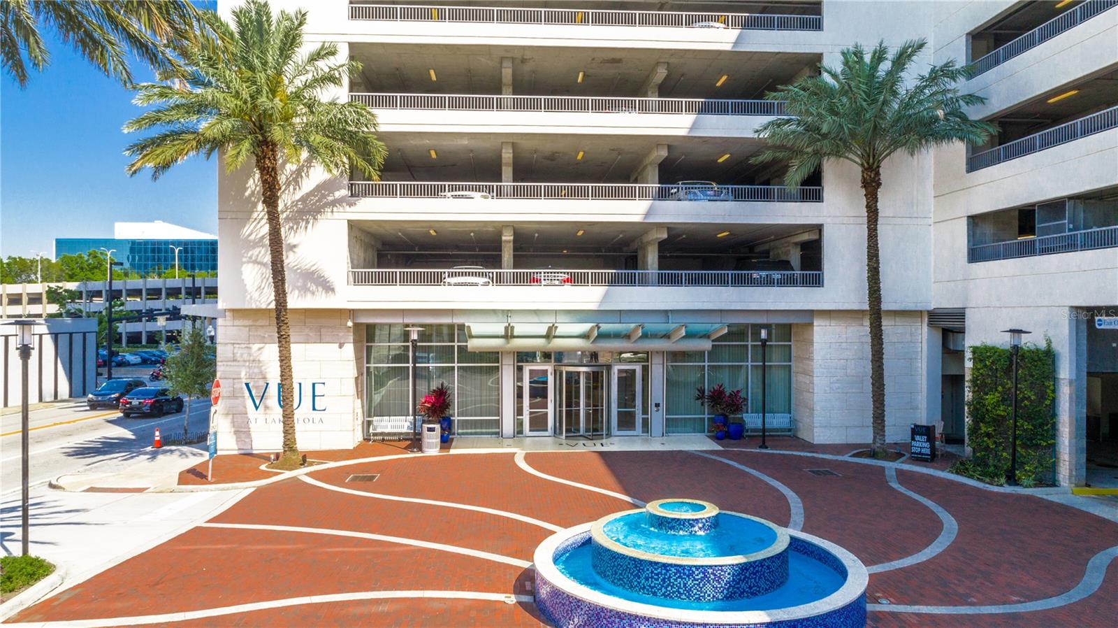 Image 2 of 34 For 150 Robinson Street 1023