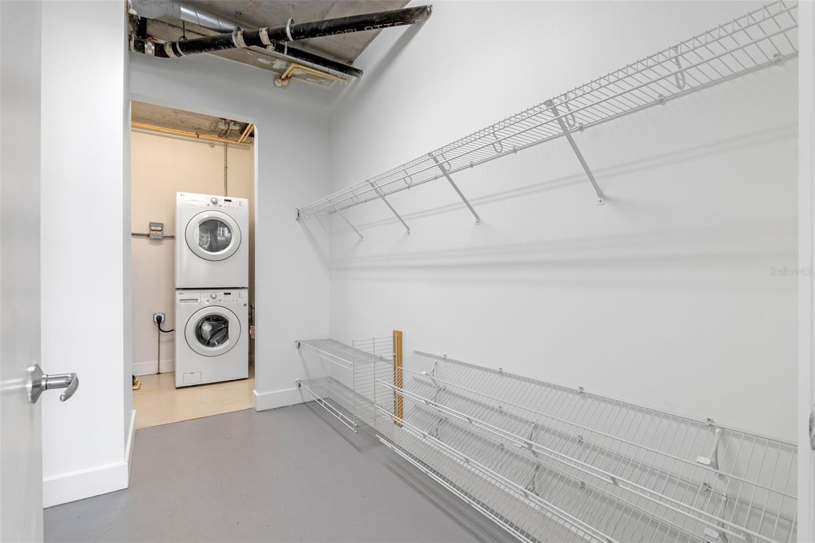 Image 21 of 34 For 150 Robinson Street 1023