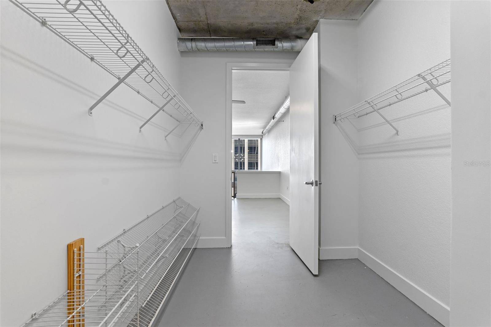 Image 22 of 34 For 150 Robinson Street 1023